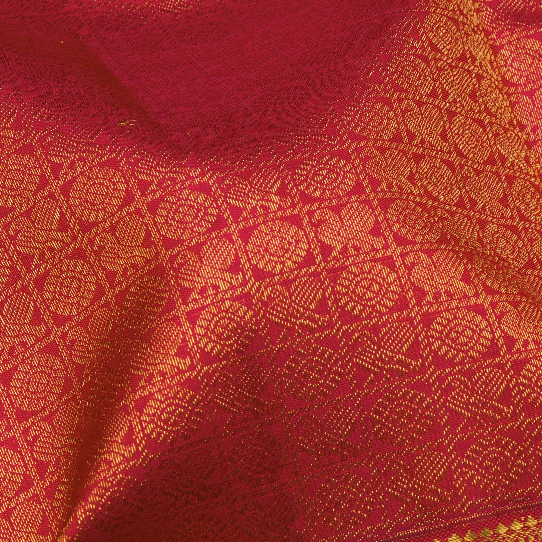Kanakavalli Kanjivaram Silk Sari 25-109-HS001-09744 - Fabric View