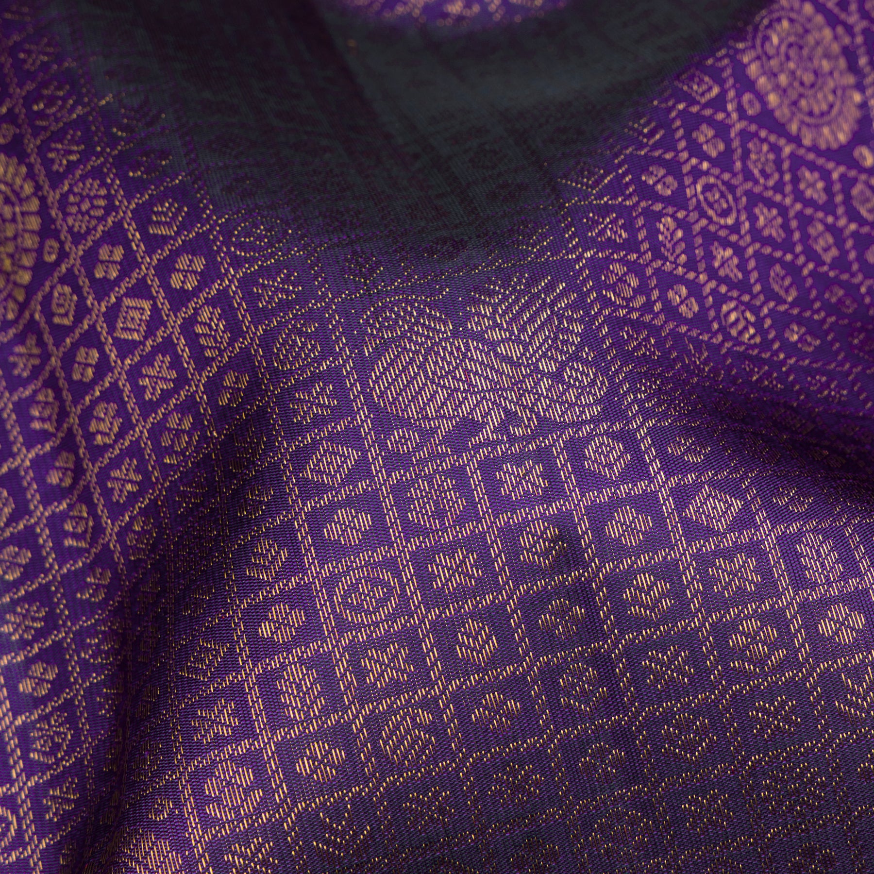 Kanakavalli Kanjivaram Silk Sari 25-109-HS001-09750 - Fabric View