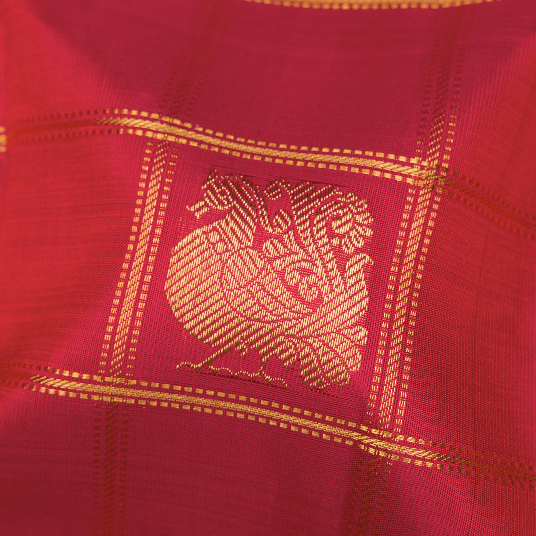 Kanakavalli Kanjivaram Silk Sari 25-109-HS001-09752 - Fabric View