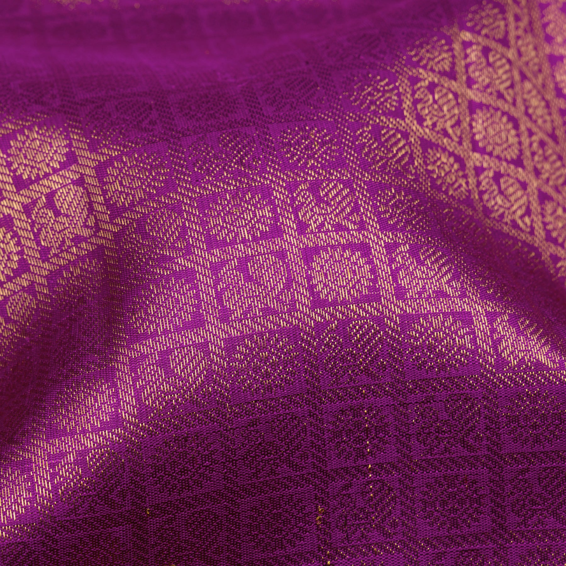 Kanakavalli Kanjivaram Silk Sari 25-109-HS001-09755 - Fabric View