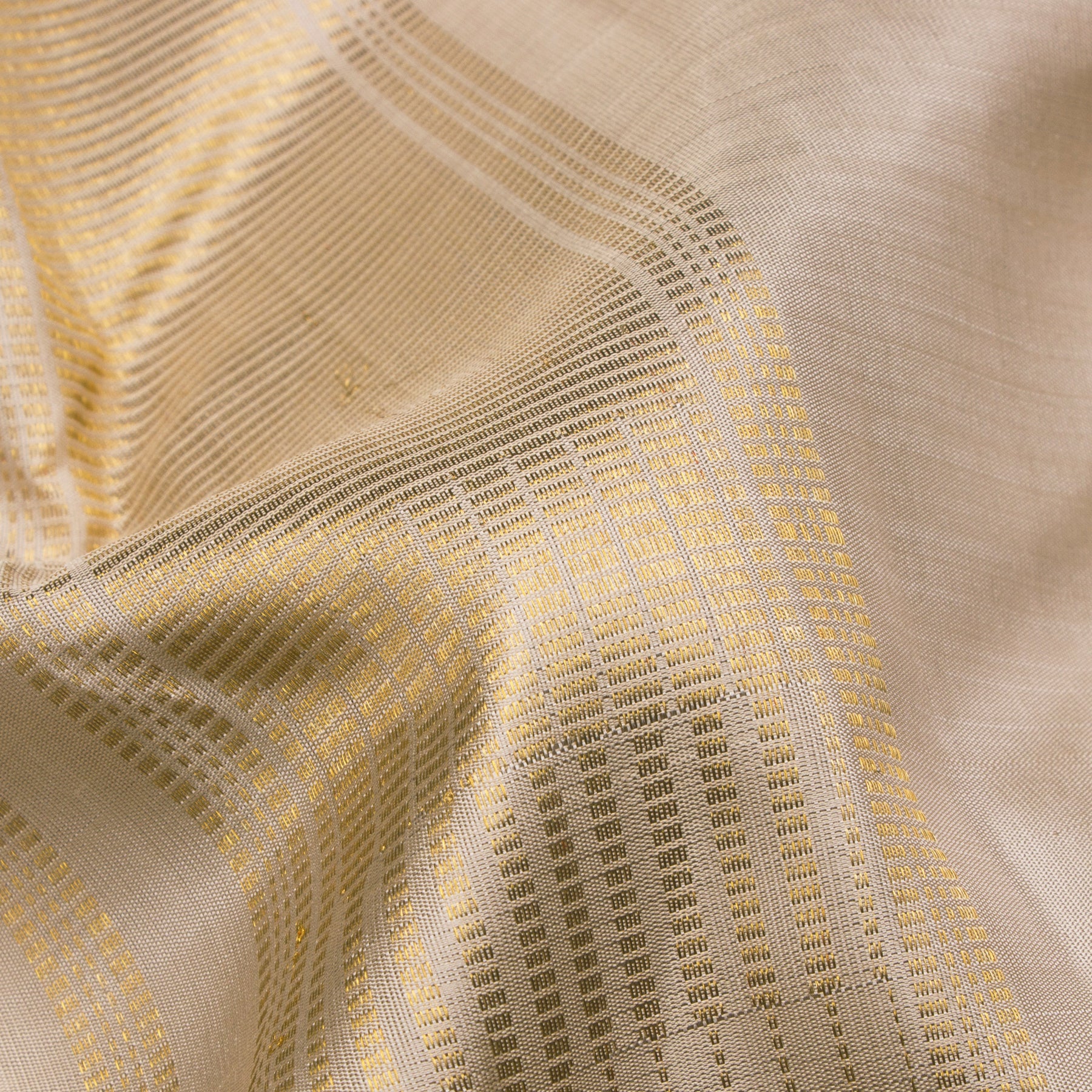 Kanakavalli Kanjivaram Silk Angavastram CO-ORD 25-110-AF001-01969 - Detailed Fabric View