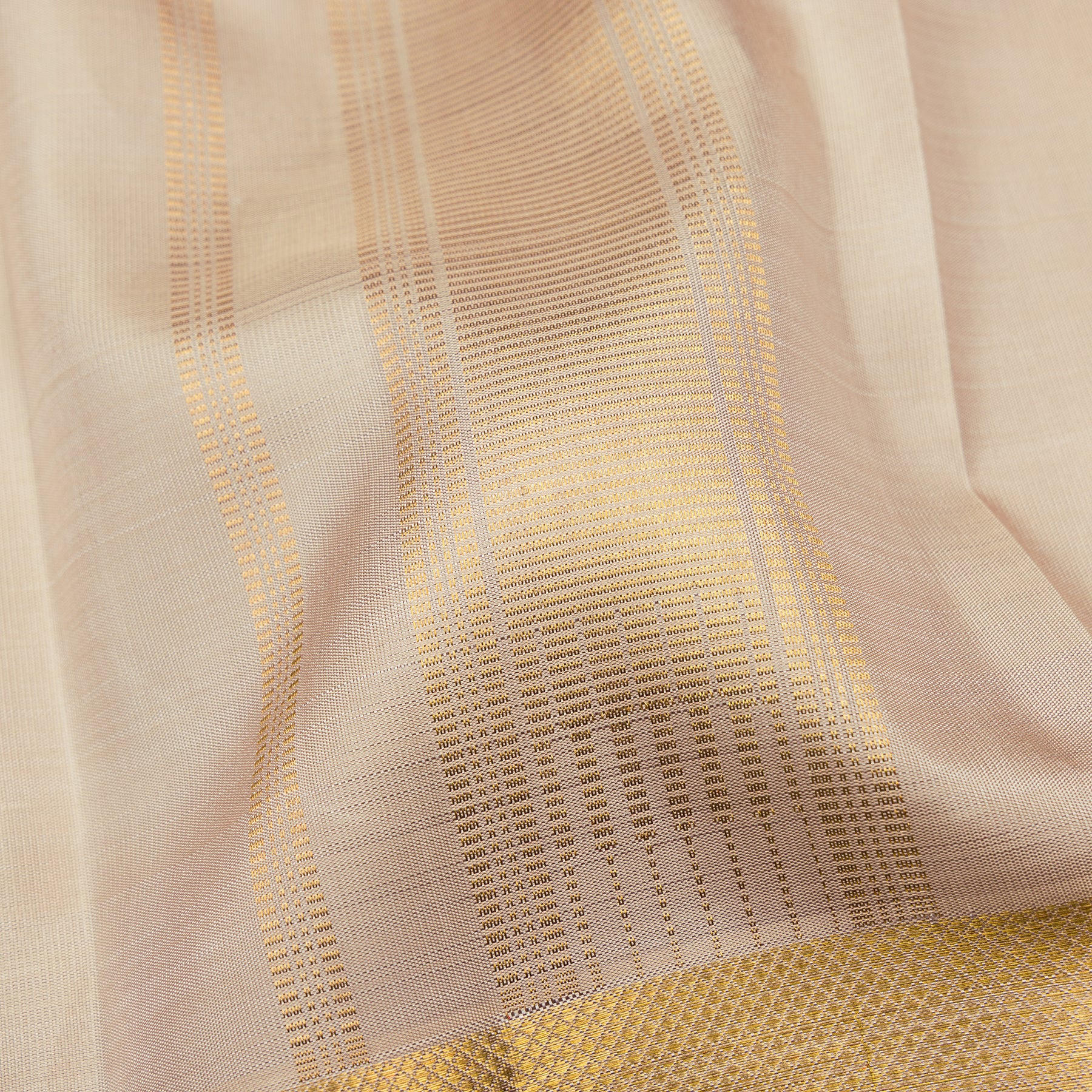 Kanakavalli Kanjivaram Silk Angavastram CO-ORD 25-110-AF001-02945 - Detailed Fabric View