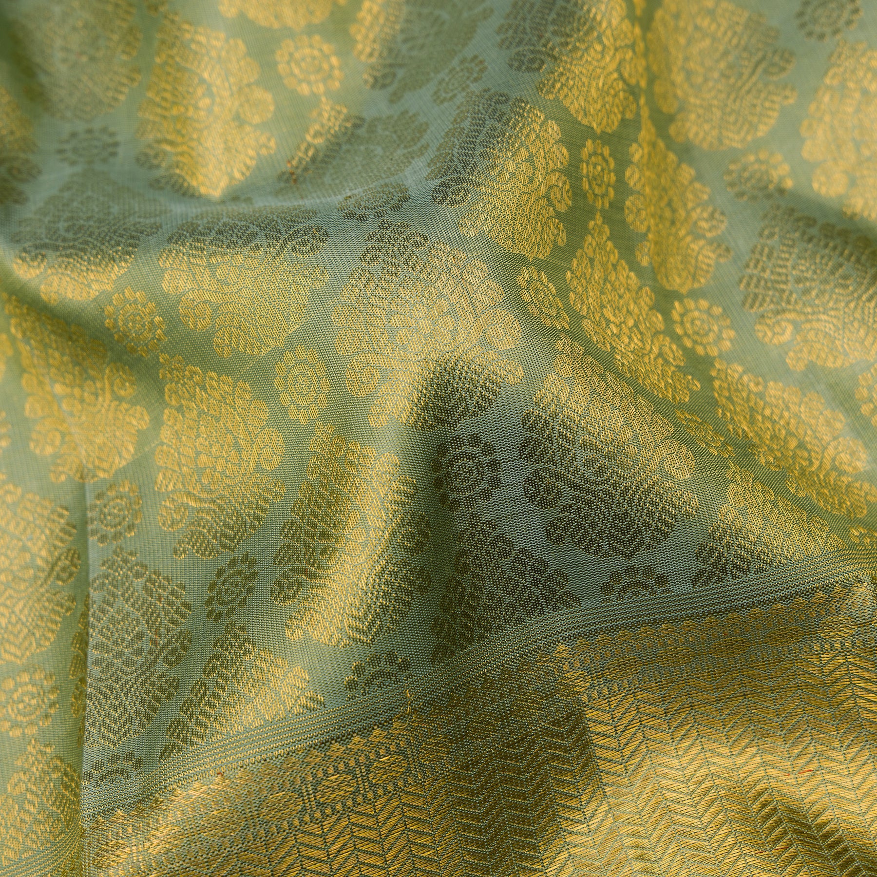 Kanakavalli Kanjivaram Silk Sari 25-110-HS001-00679 - Fabric View