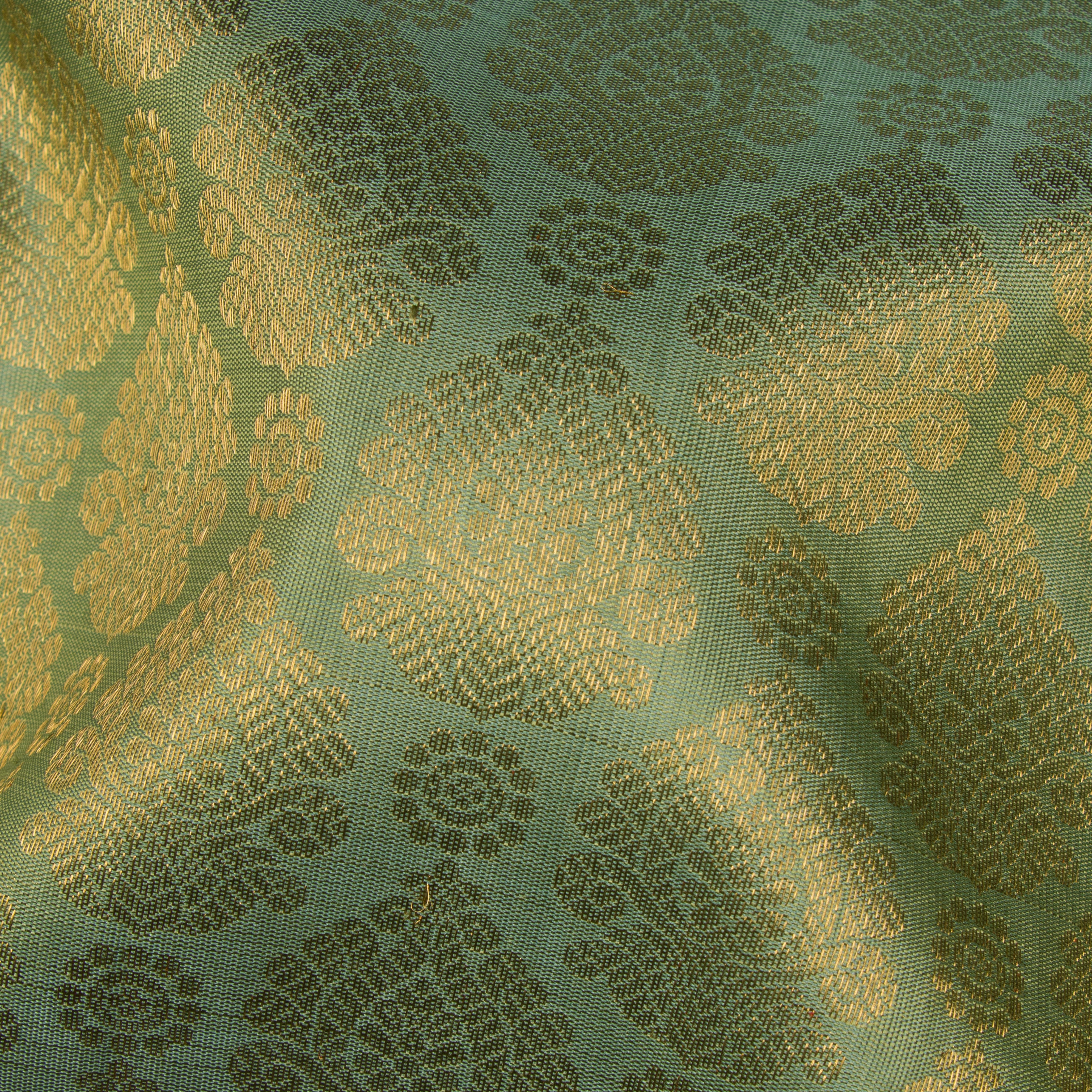 Kanakavalli Kanjivaram Silk Sari 25-110-HS001-00679 - Fabric View