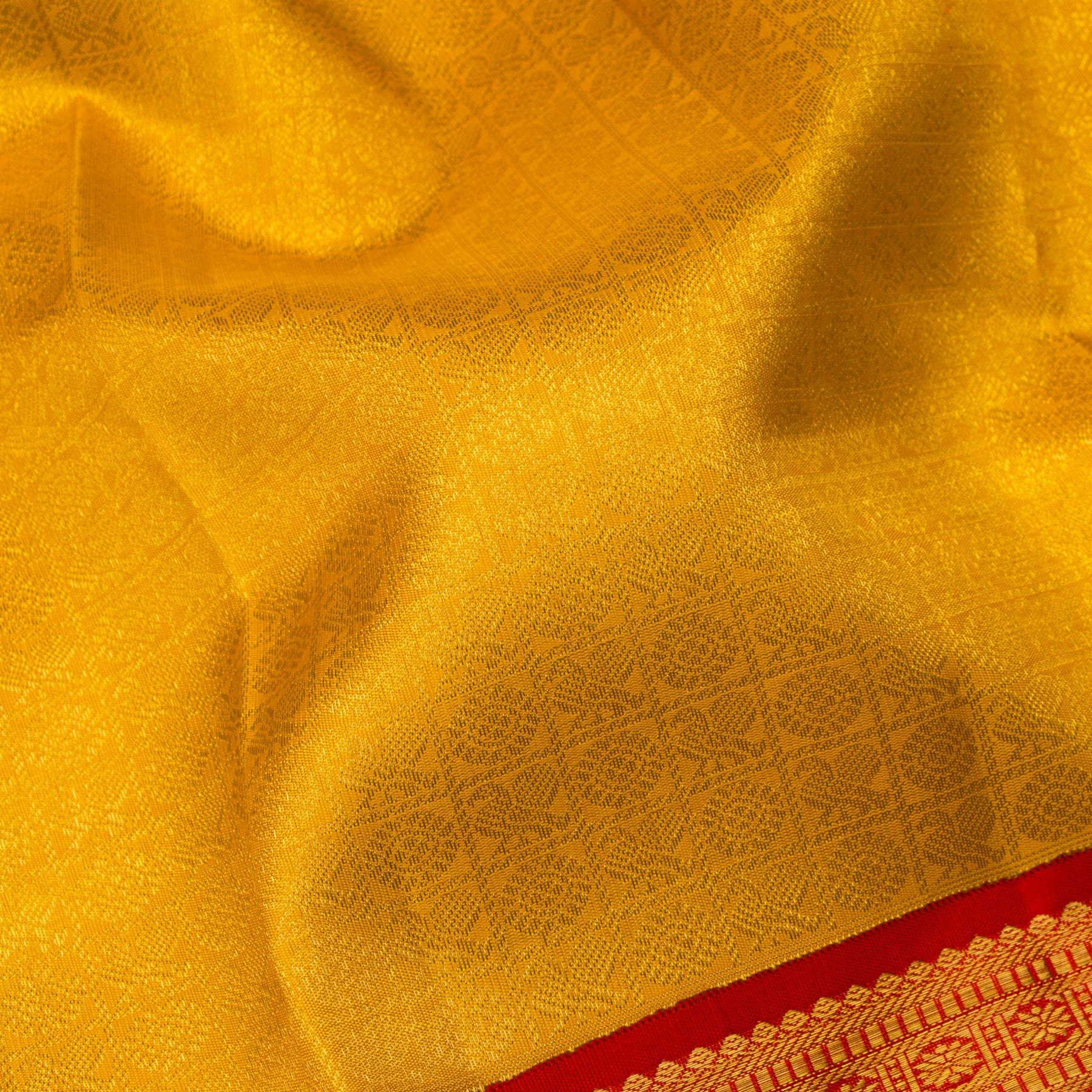 Kanakavalli Kanjivaram Silk Sari 25-110-HS001-00692 - Fabric View