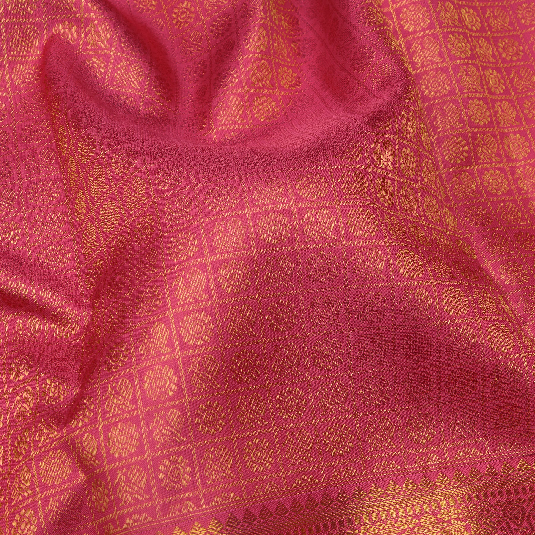 Kanakavalli Kanjivaram Silk Sari 25-110-HS001-00714 - Fabric View