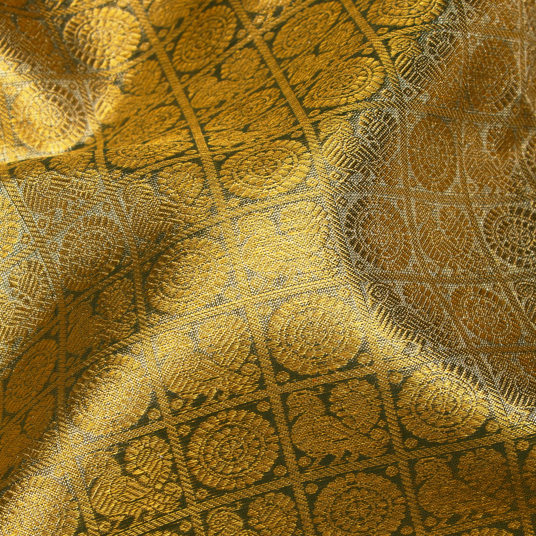 Kanakavalli Kanjivaram Silk Sari 25-110-HS001-00722 - Fabric View
