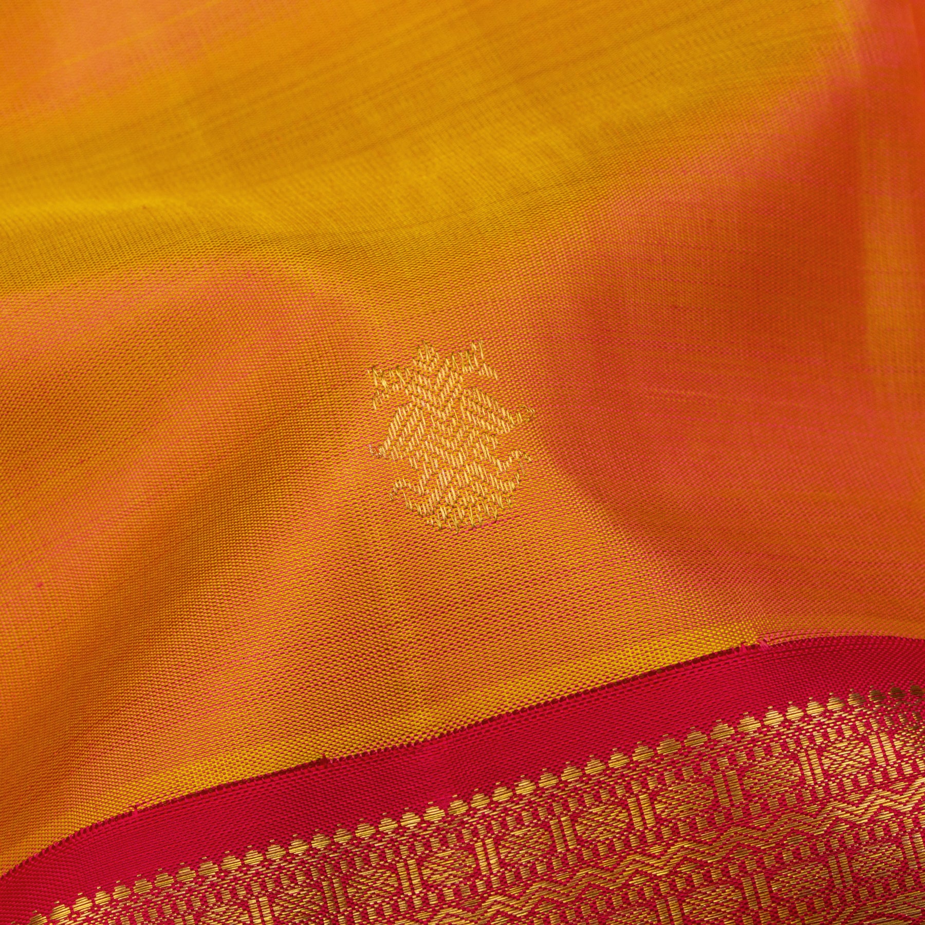 Kanakavalli Kanjivaram Silk Sari 25-110-HS001-00756 - Fabric View