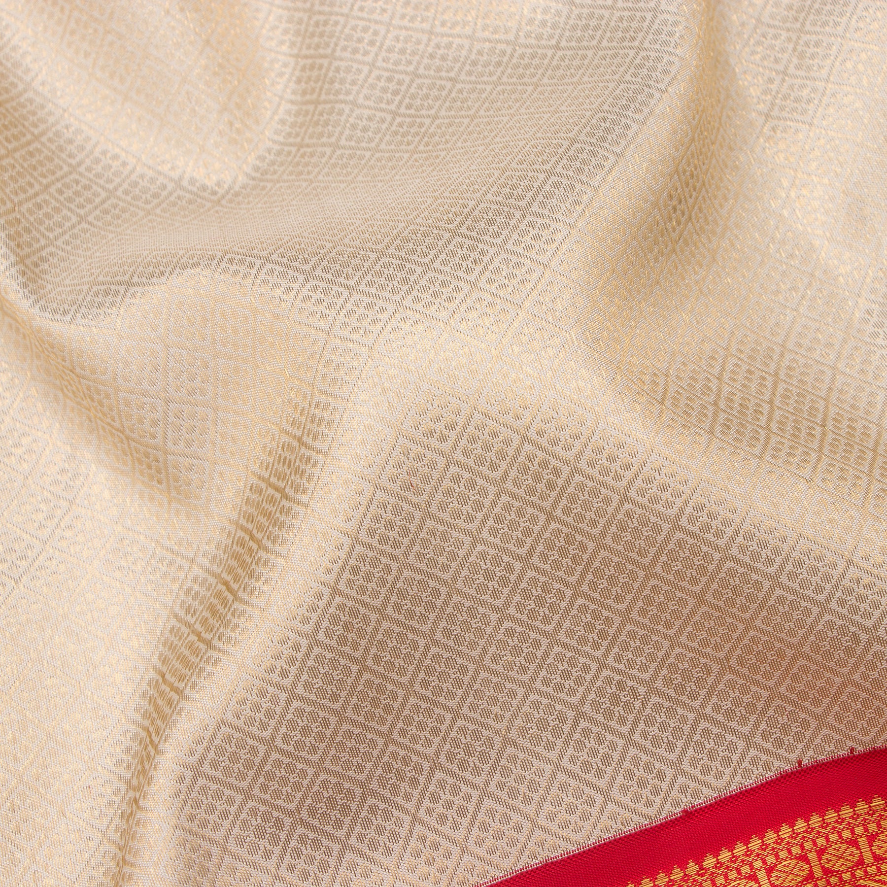 Kanakavalli Kanjivaram Silk Sari 25-110-HS001-00810 - Fabric View
