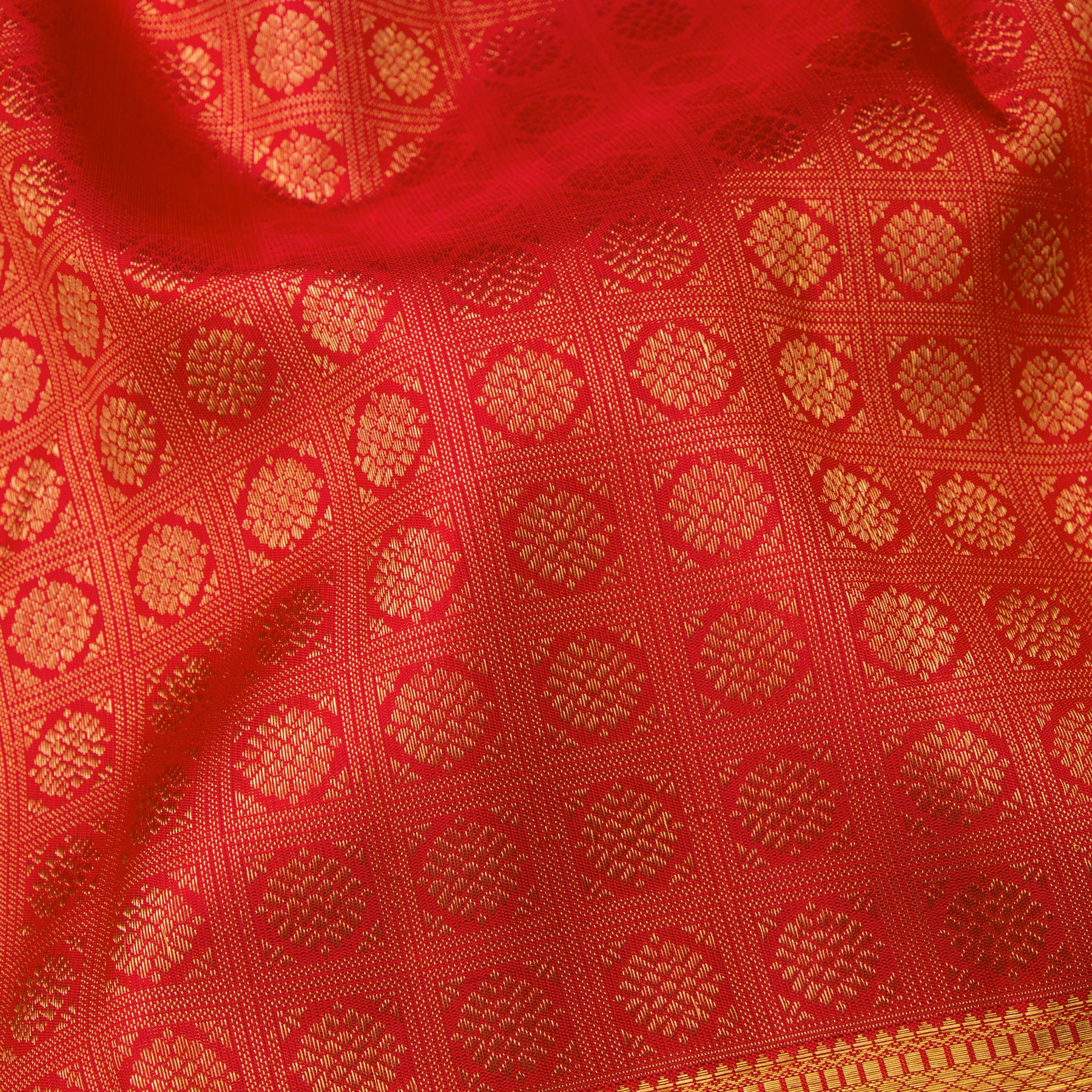 Kanakavalli Kanjivaram Silk Sari 25-110-HS001-01992 - Fabric View