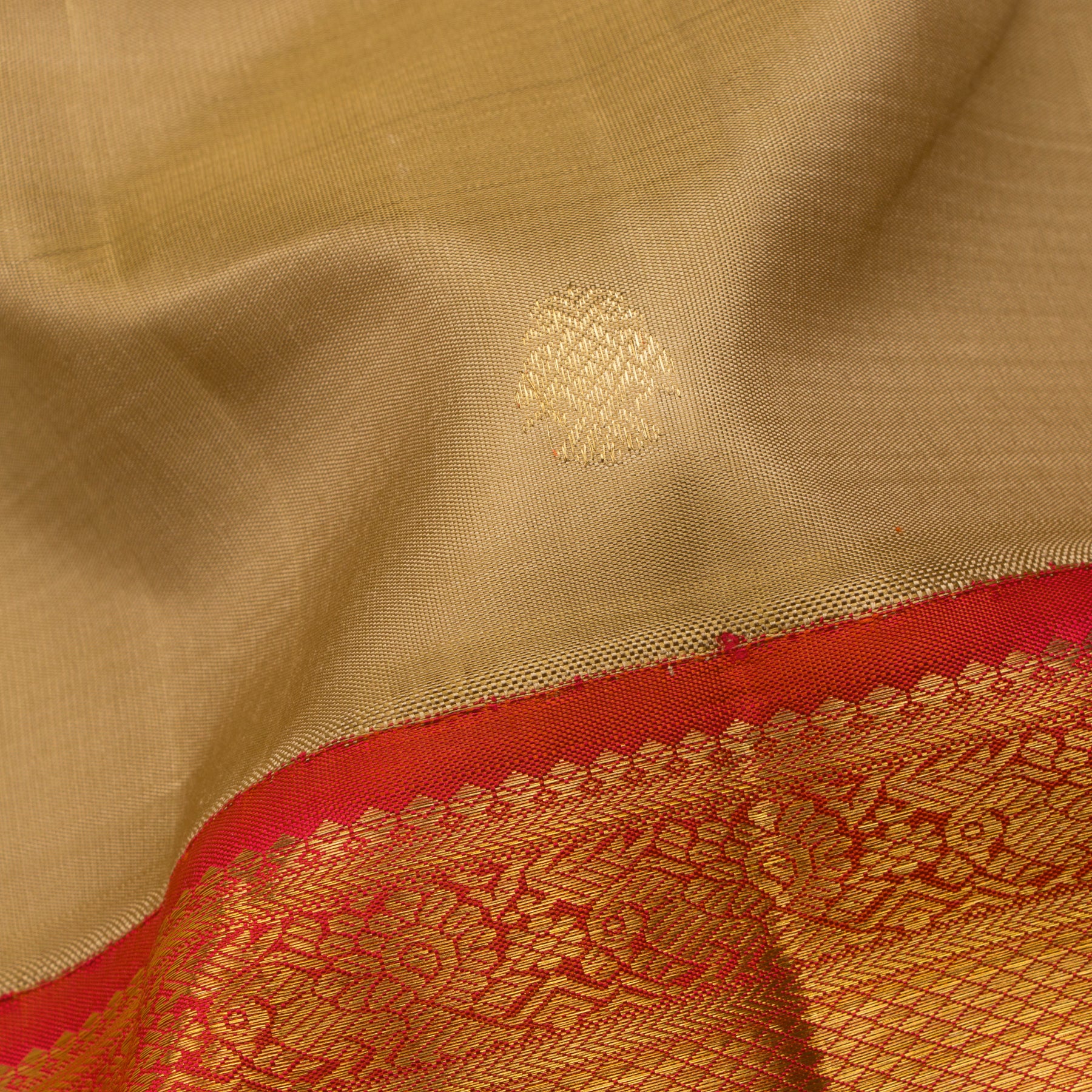 Kanakavalli Kanjivaram Silk Sari 25-110-HS001-02021 - Fabric View