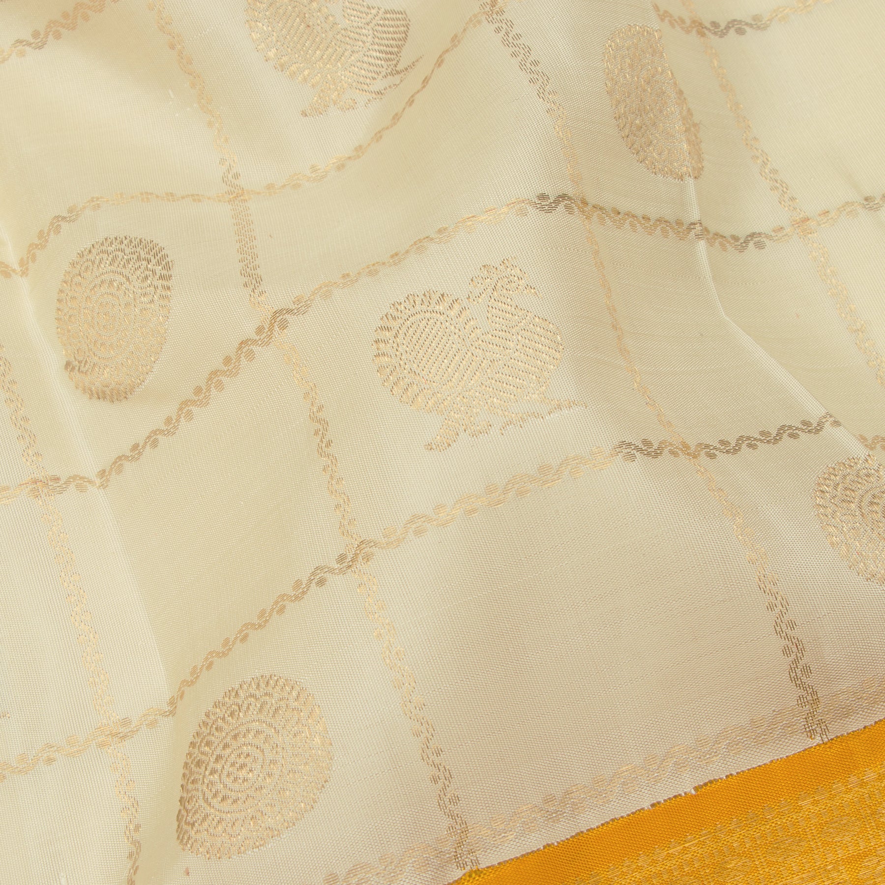 Kanakavalli Kanjivaram Silk Sari 25-110-HS001-02028 - Fabric View