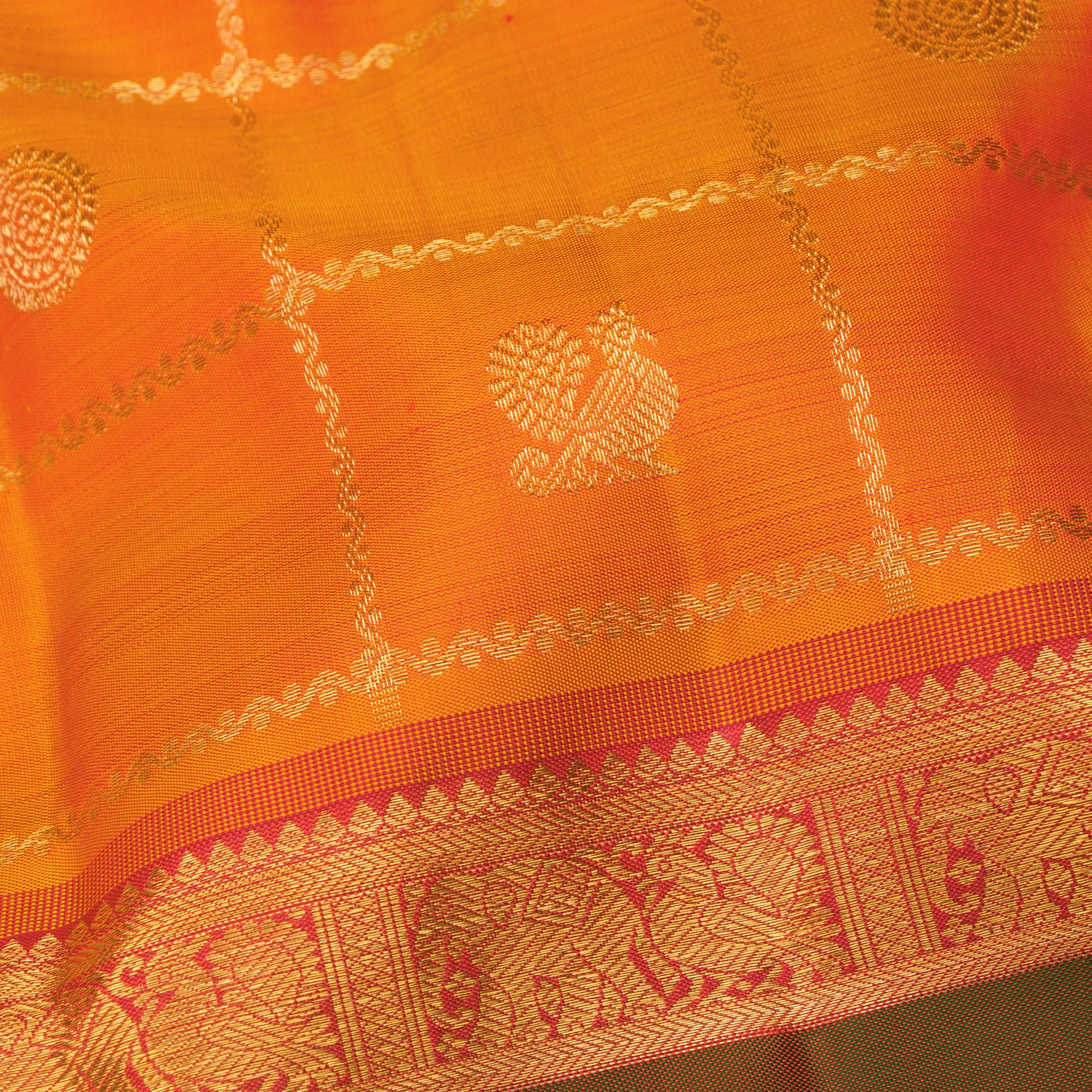 Kanakavalli Kanjivaram Silk Sari 25-110-HS001-02059 - Fabric View