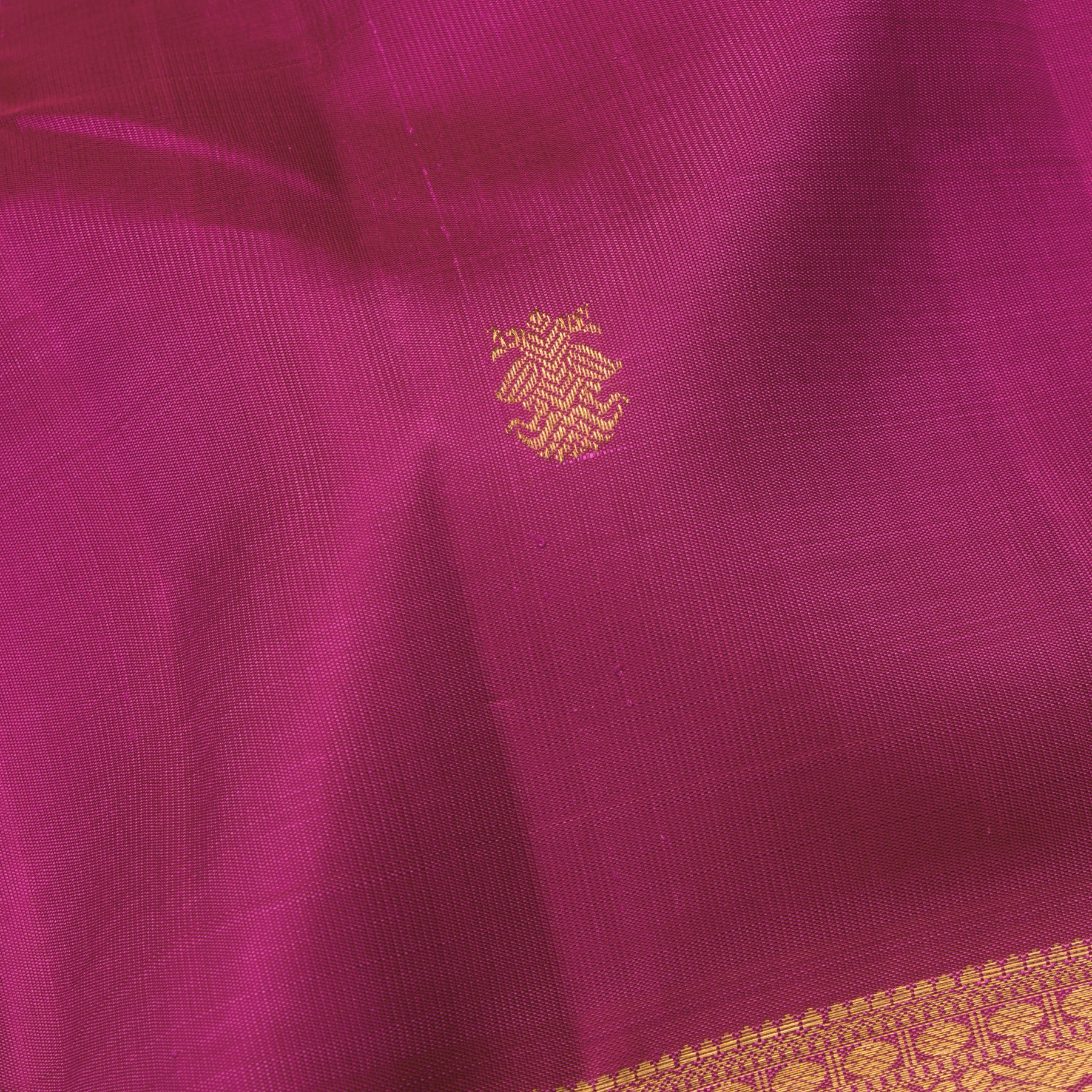 Kanakavalli Kanjivaram Silk Sari 25-110-HS001-02081 - Fabric View