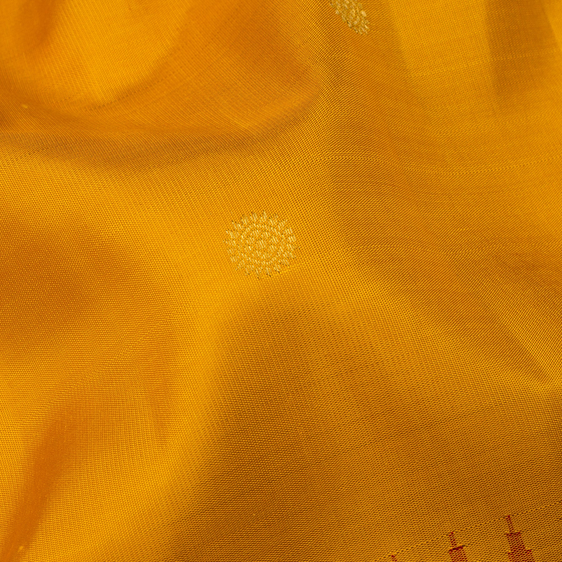 Kanakavalli Kanjivaram Silk Sari 25-110-HS001-02350 - Fabric View