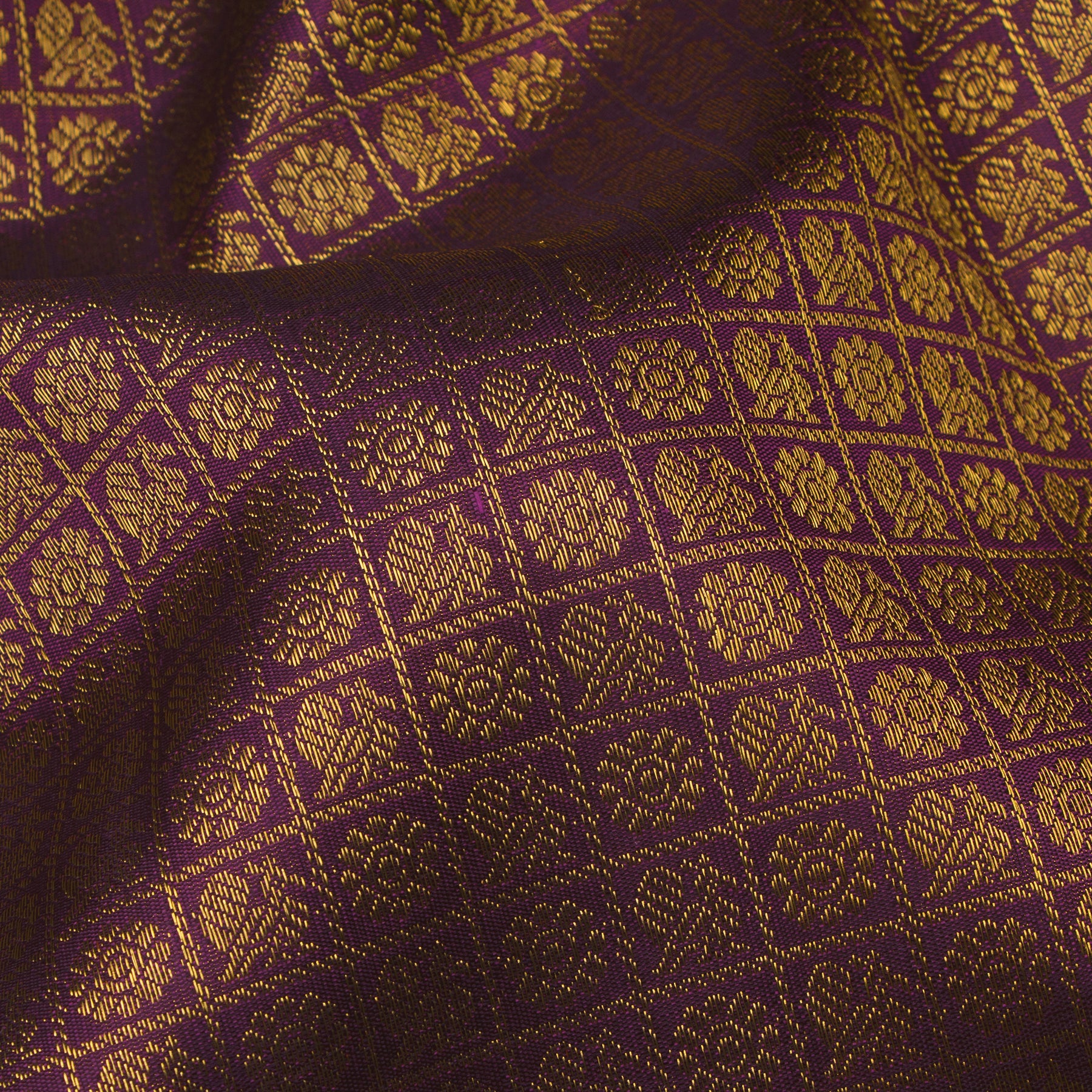 Kanakavalli Kanjivaram Silk Sari 25-110-HS001-02410 - Fabric View