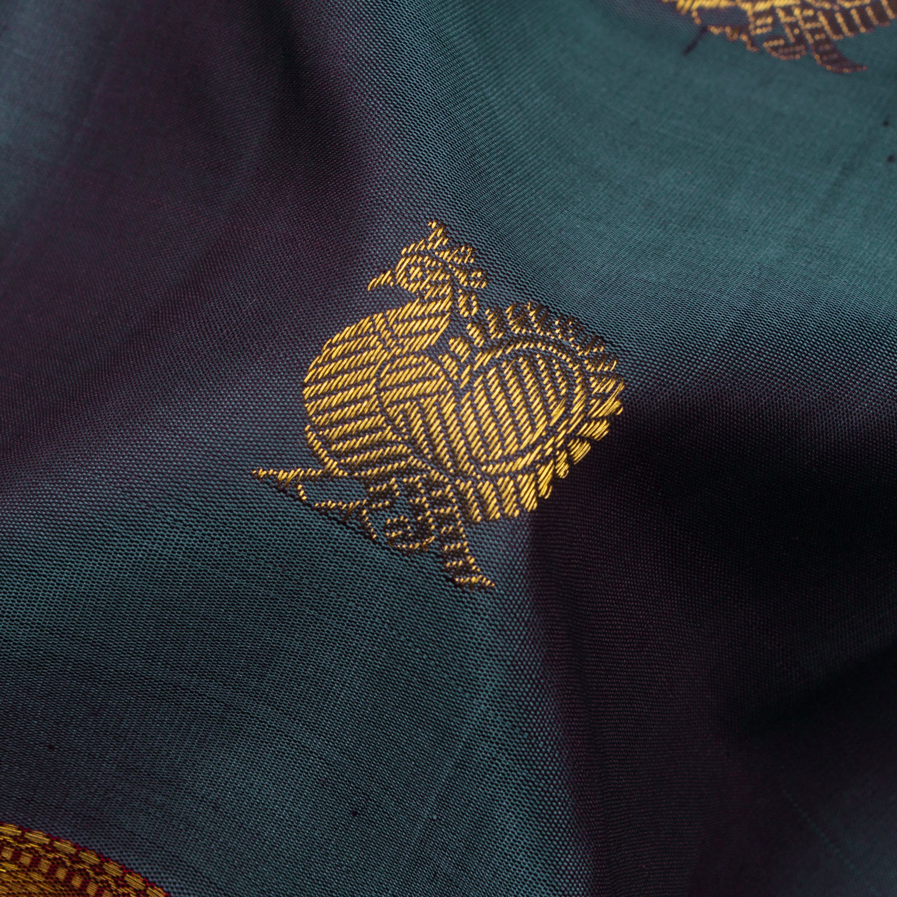 Kanakavalli Kanjivaram Silk Sari 25-110-HS001-02465 - Fabric View