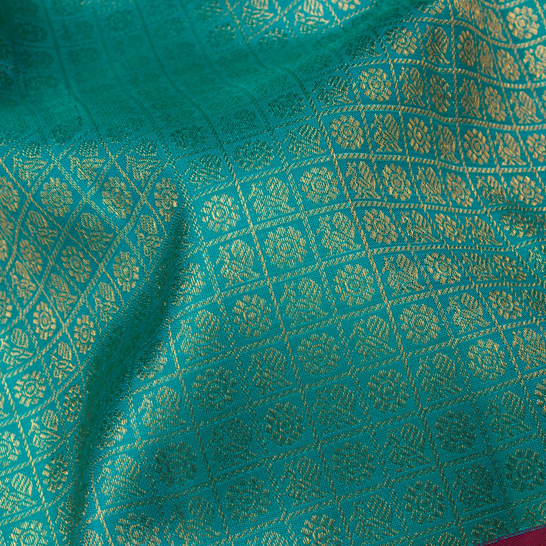 Kanakavalli Kanjivaram Silk Sari 25-110-HS001-02487 - Fabric View