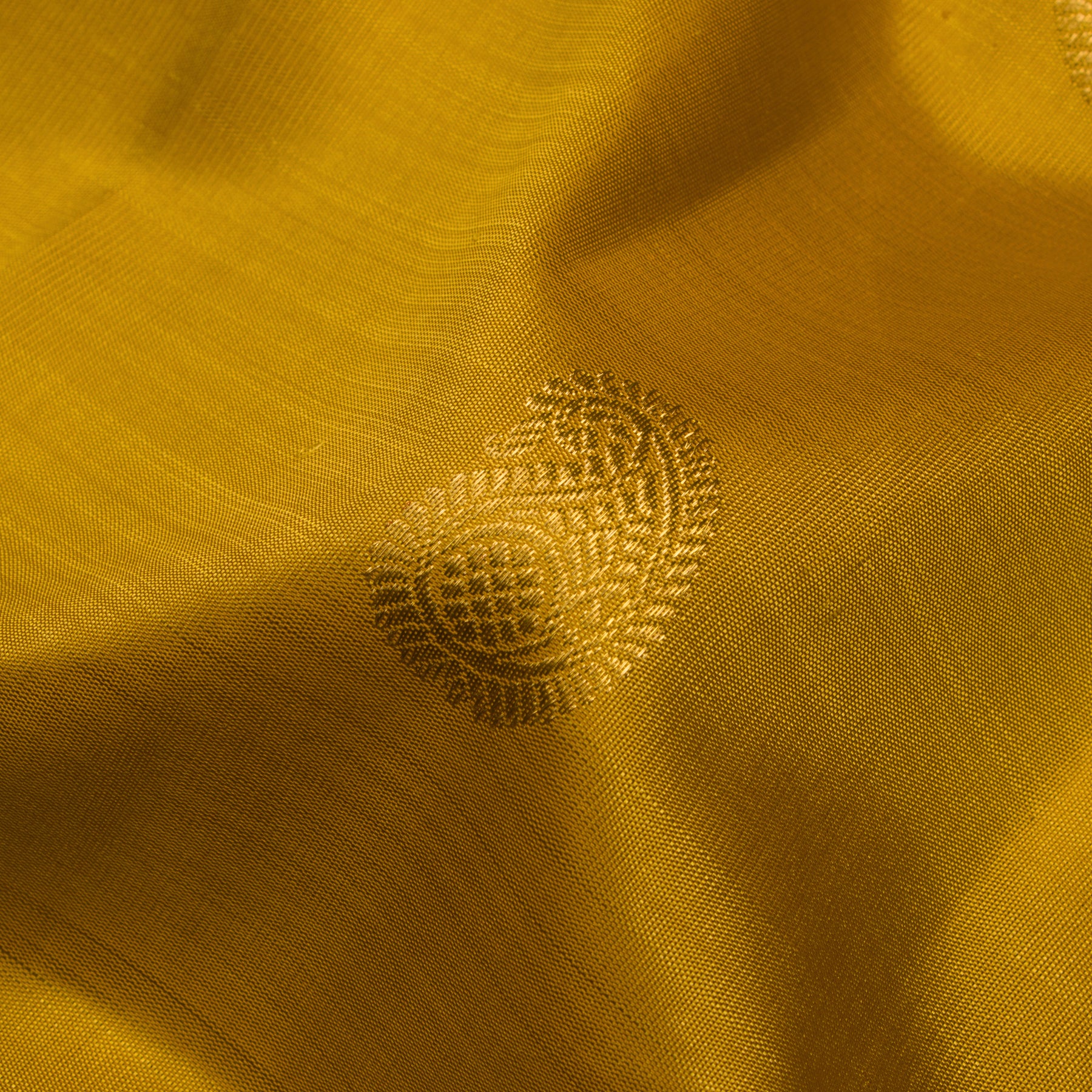 Kanakavalli Kanjivaram Silk Sari 25-110-HS001-02950 - Fabric View