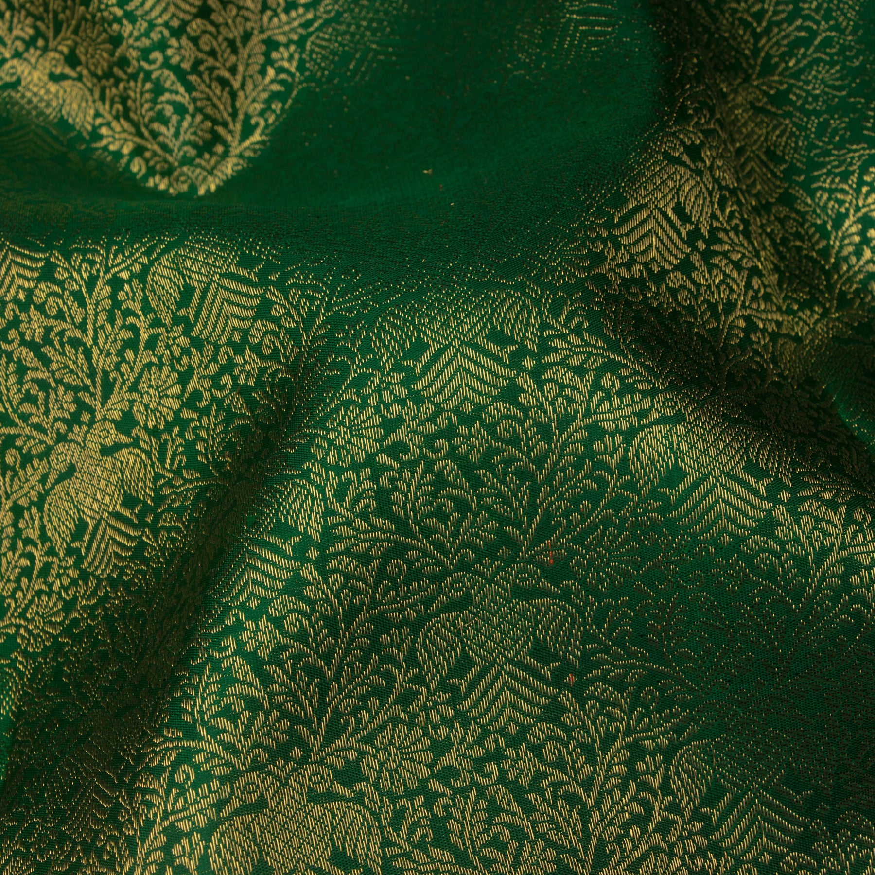 Kanakavalli Kanjivaram Silk Sari 25-110-HS001-03910 - Fabric View 
