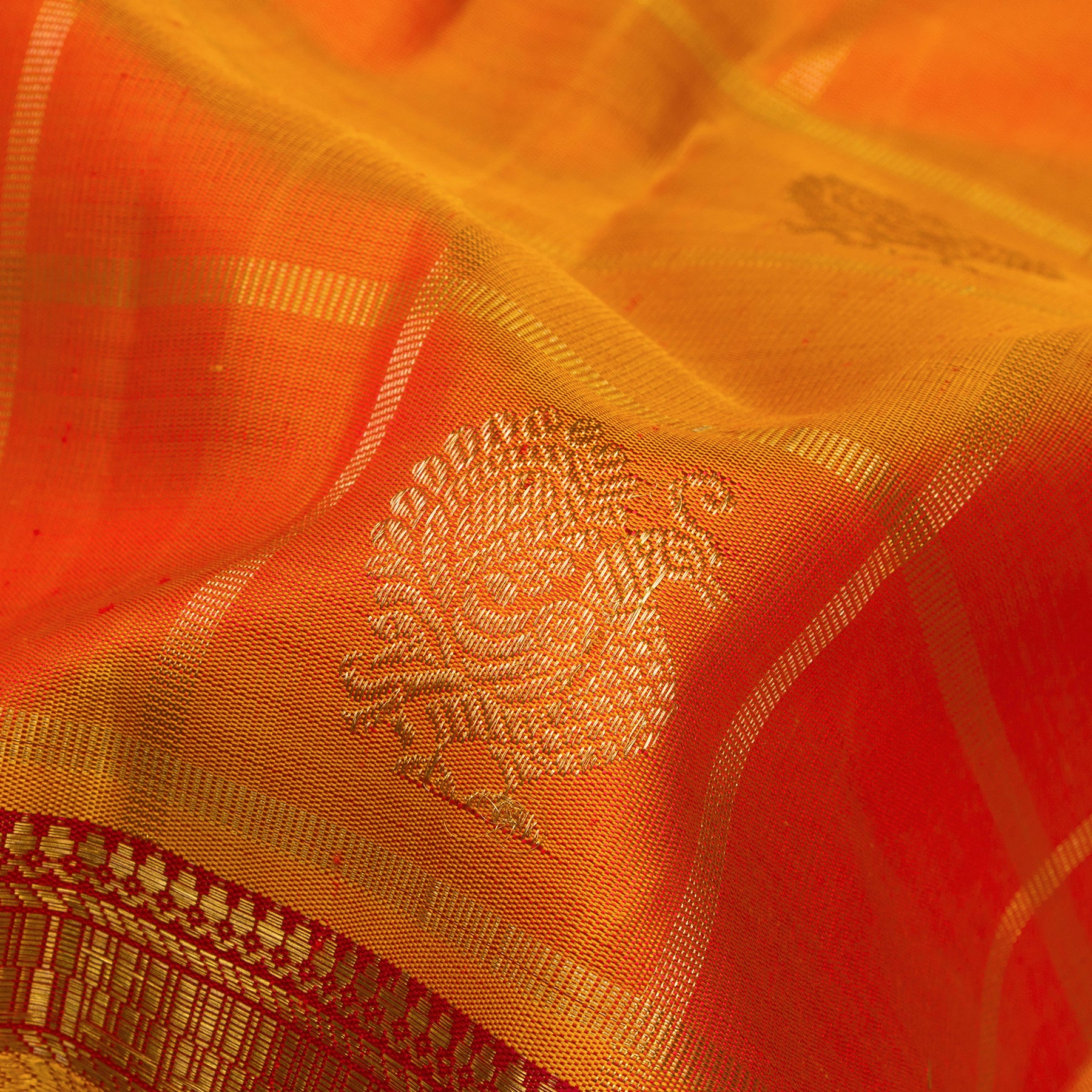 Kanakavalli Kanjivaram Silk Sari 25-110-HS001-03974 - Fabric View
