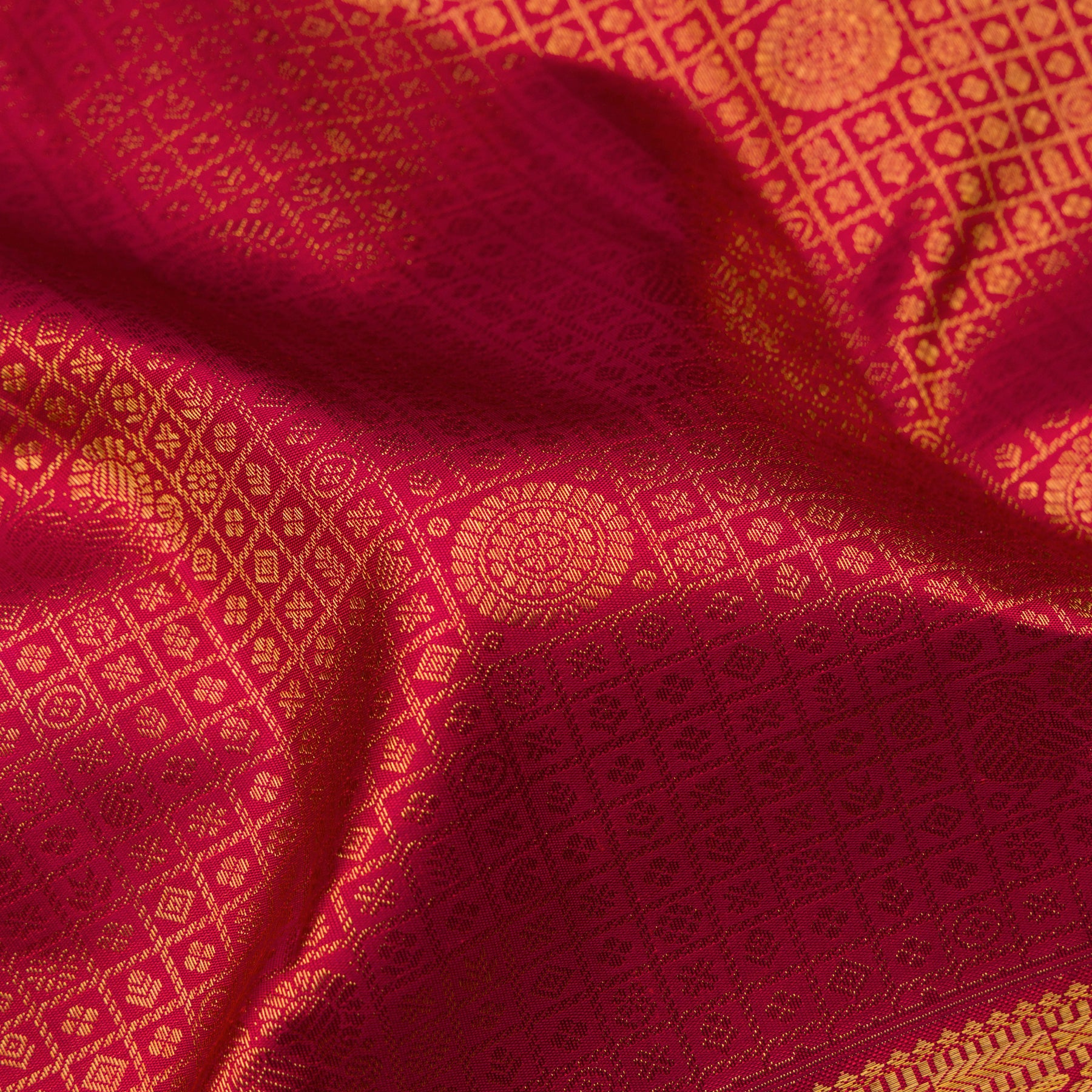 Kanakavalli Kanjivaram Silk Sari 25-110-HS001-05528 - Fabric View