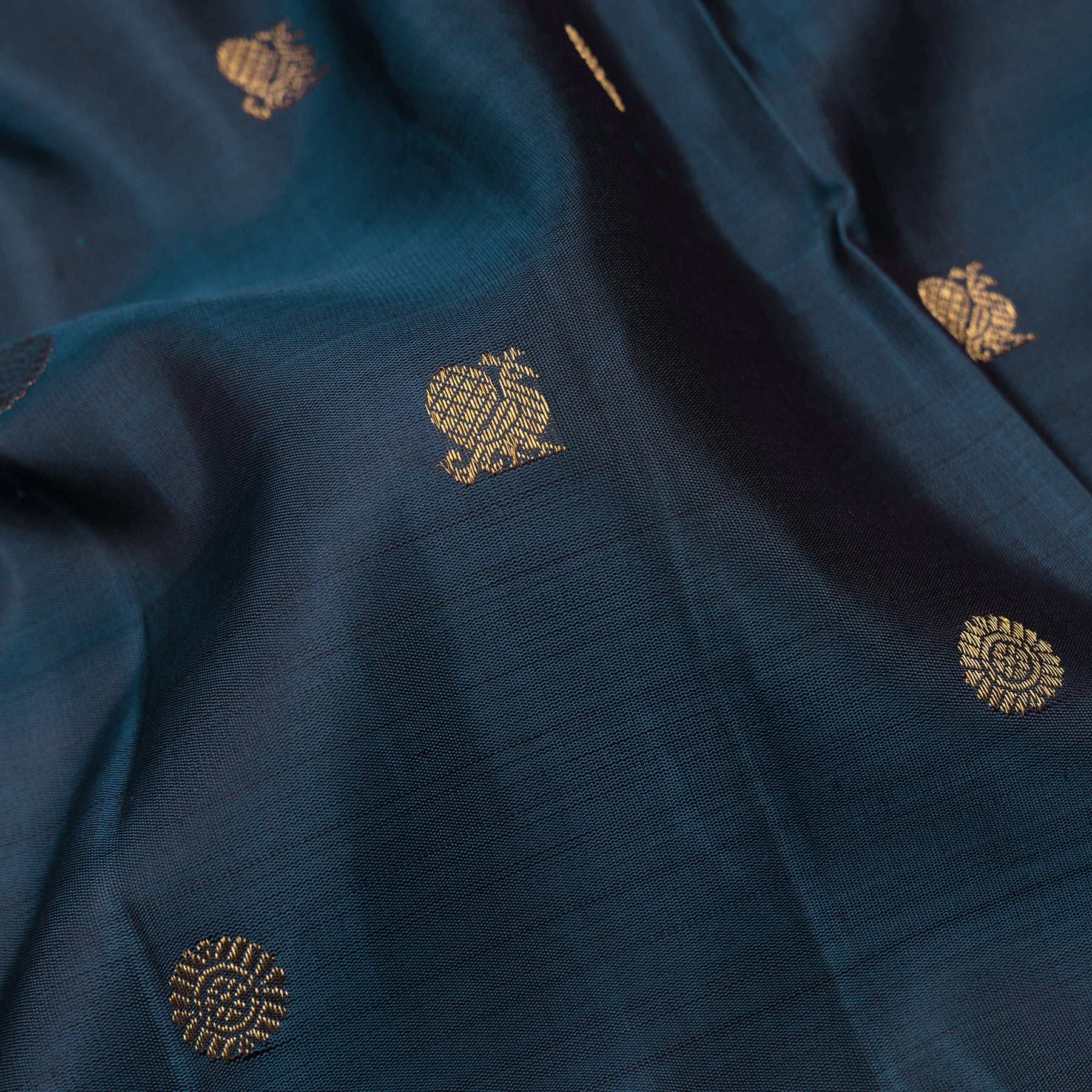 Kanakavalli Kanjivaram Silk Sari 25-110-HS001-05617 - Fabric View