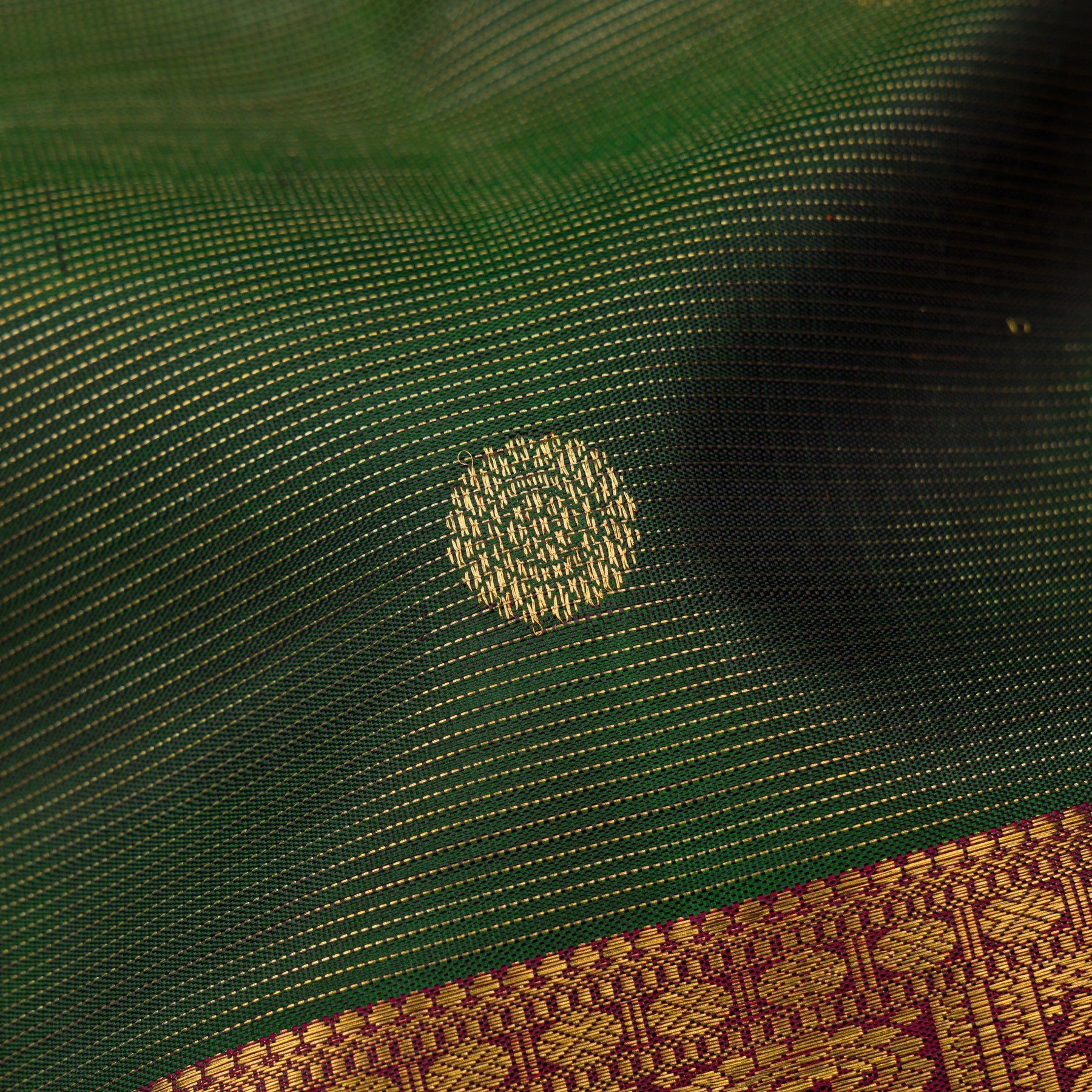 Kanakavalli Kanjivaram Silk Sari 25-110-HS001-06183 - Fabric View