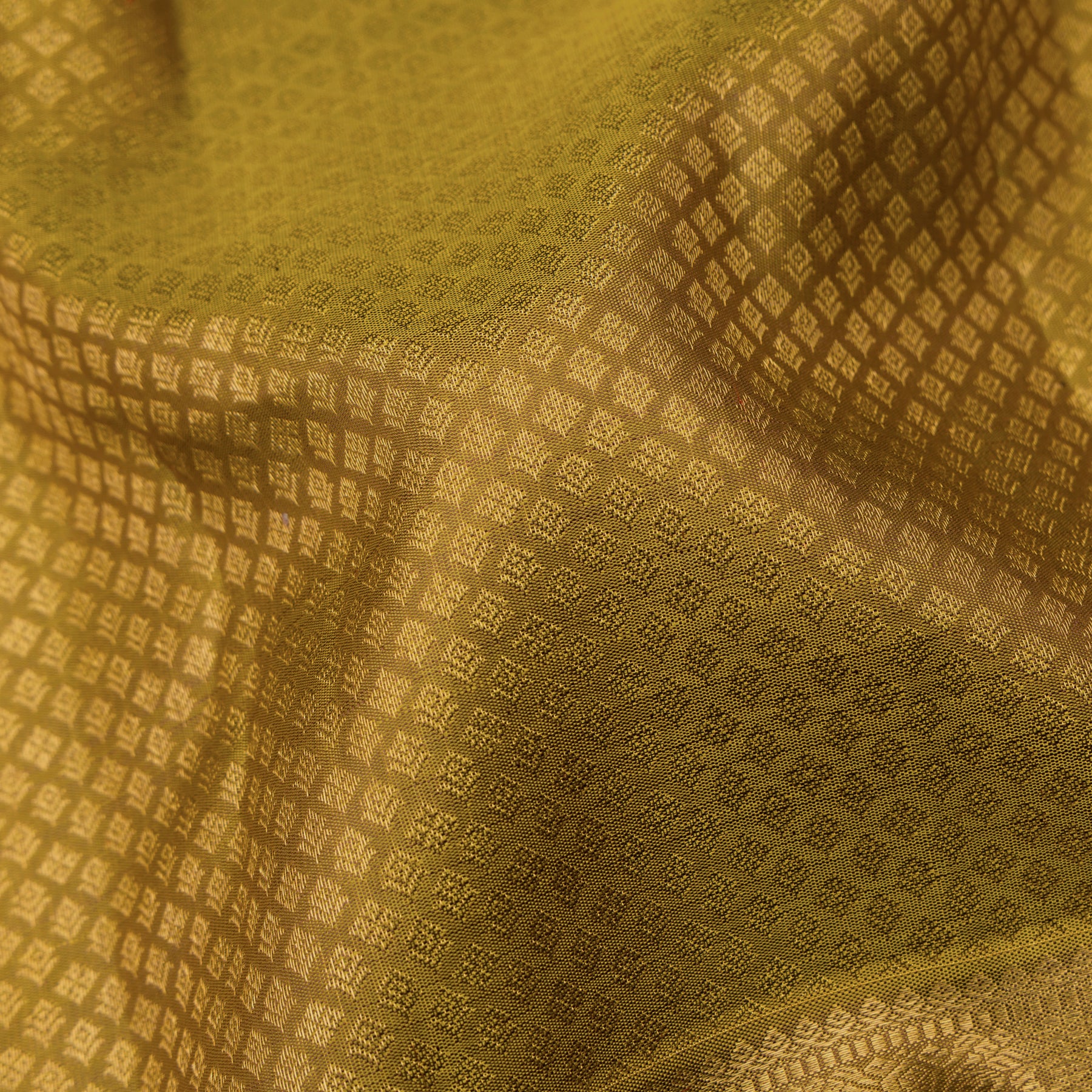 Kanakavalli Kanjivaram Silk Sari 25-110-HS001-06221 - Fabric View