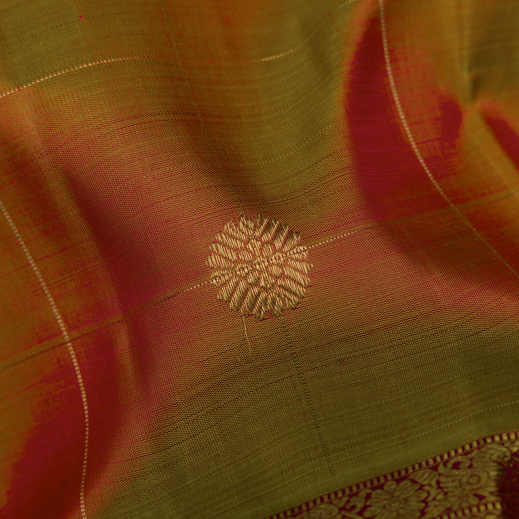 Kanakavalli Kanjivaram Silk Sari 25-110-HS001-06287 - Fabric View