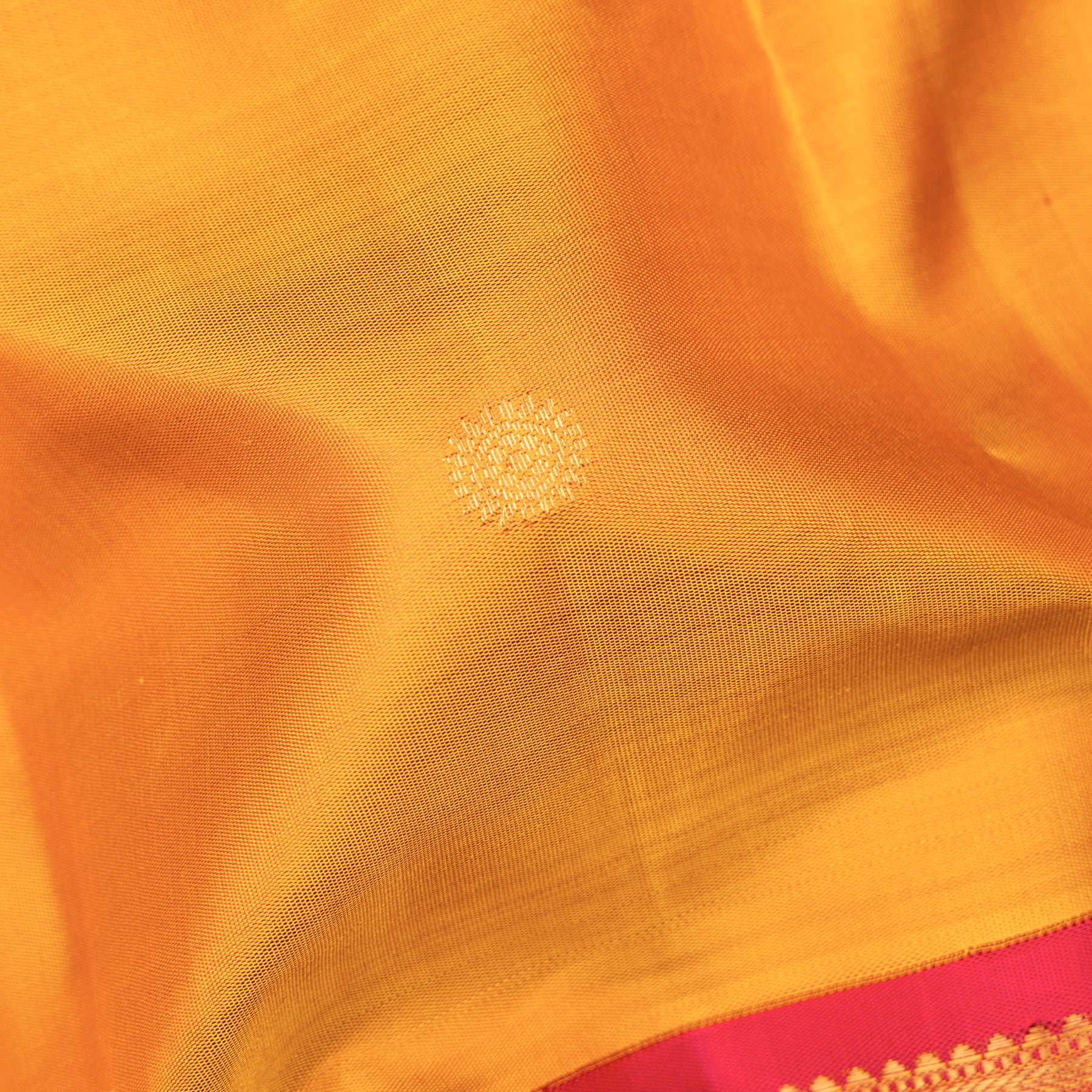 Kanakavalli Kanjivaram Silk Sari 25-110-HS001-07115 - Fabric View