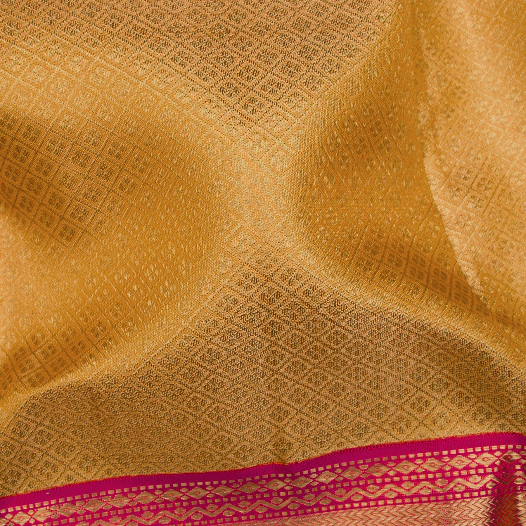 Kanakavalli Kanjivaram Silk Sari 25-110-HS001-07479 - Fabric View