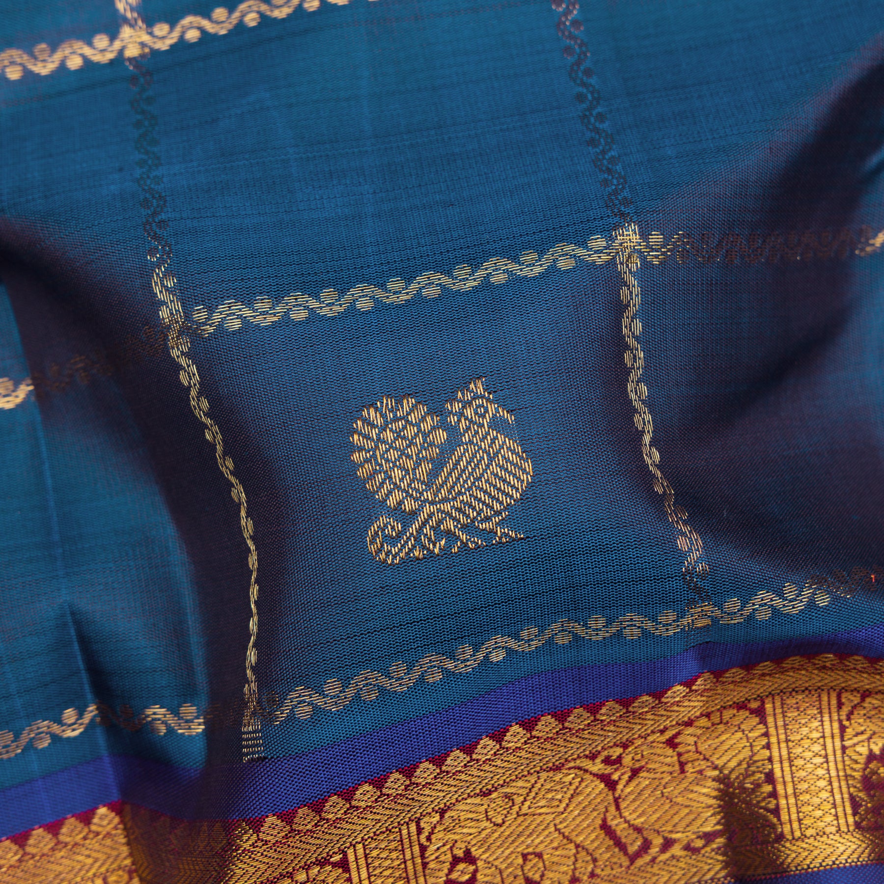 Kanakavalli Kanjivaram Silk Sari 25-110-HS001-07505 - Fabric View