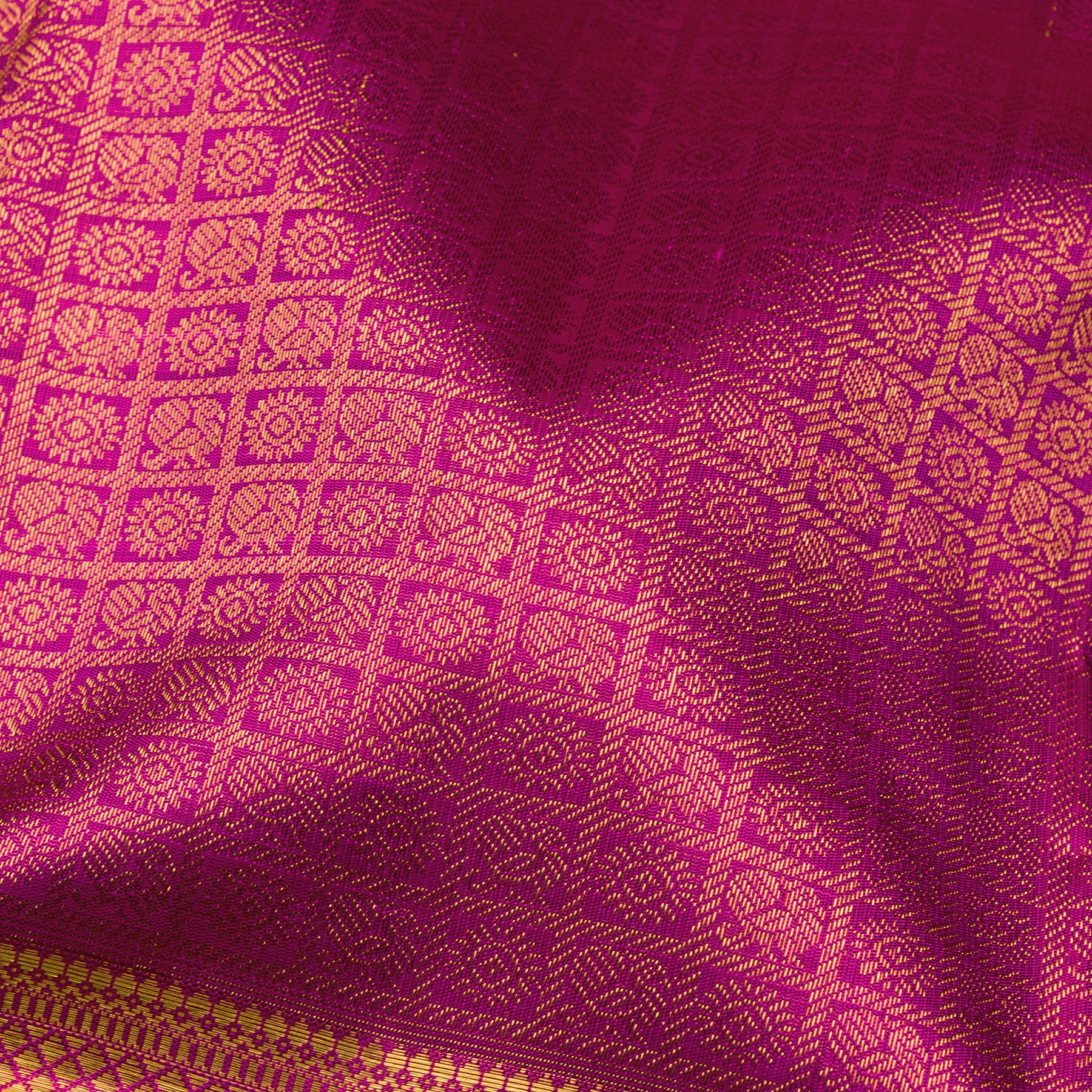 Kanakavalli Kanjivaram Silk Sari 25-110-HS001-08106 - Fabric View