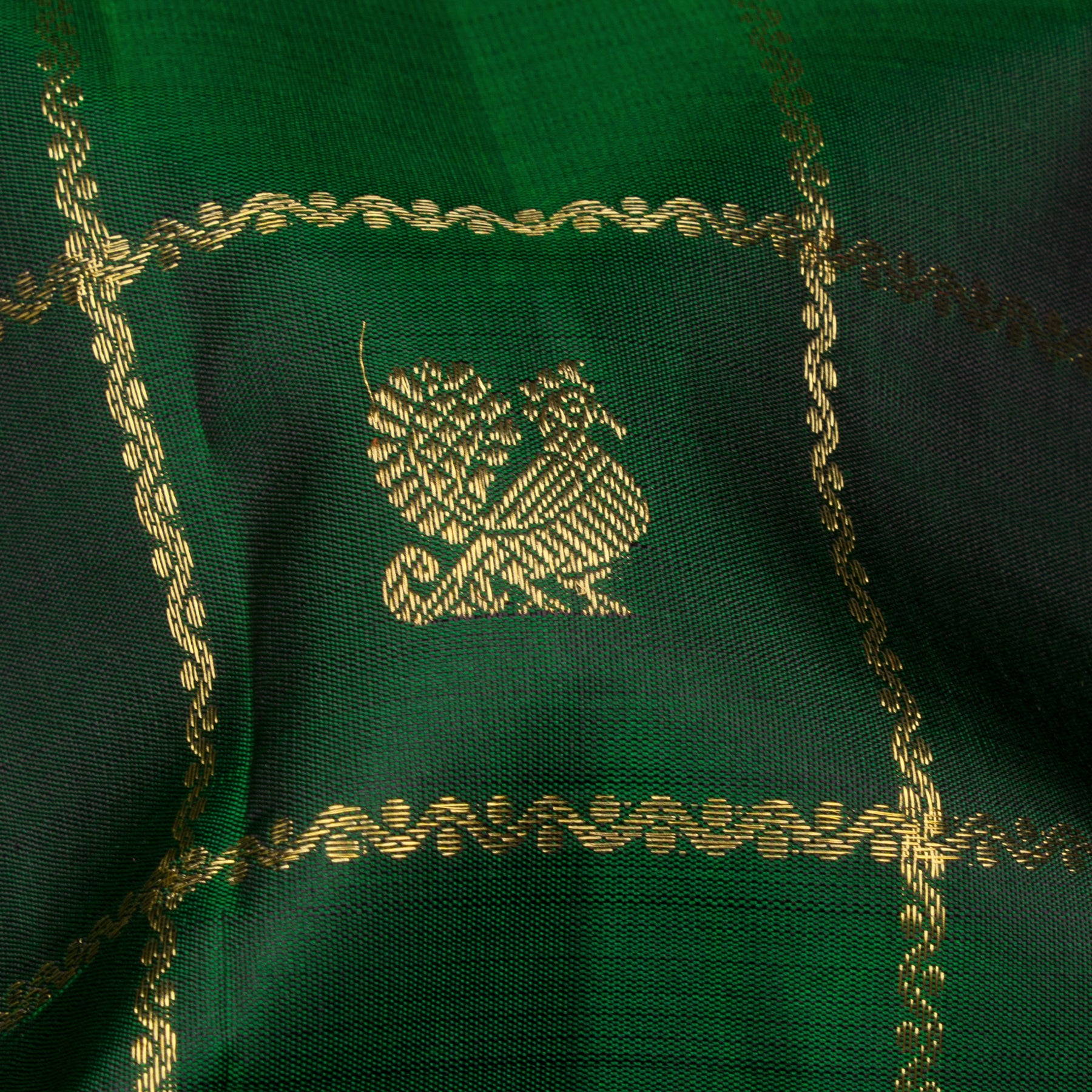 Kanakavalli Kanjivaram Silk Sari 25-110-HS001-08133 - Fabric View