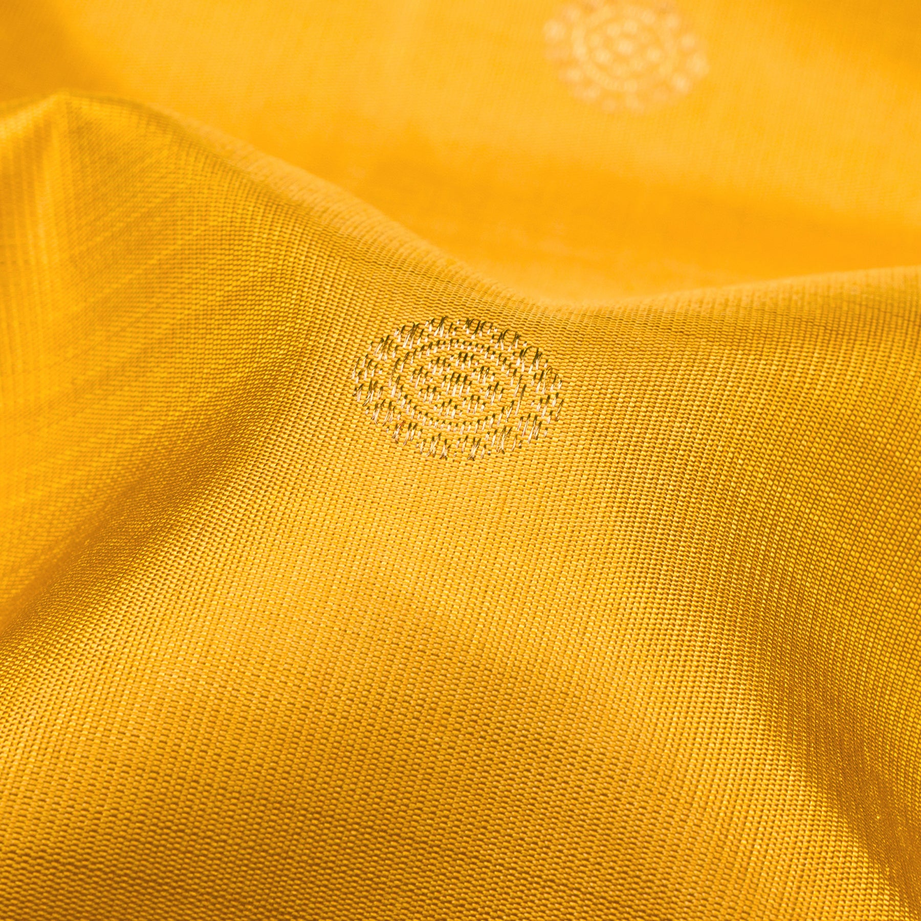 Kanakavalli Kanjivaram Silk Sari 25-110-HS001-08596 - Fabric View