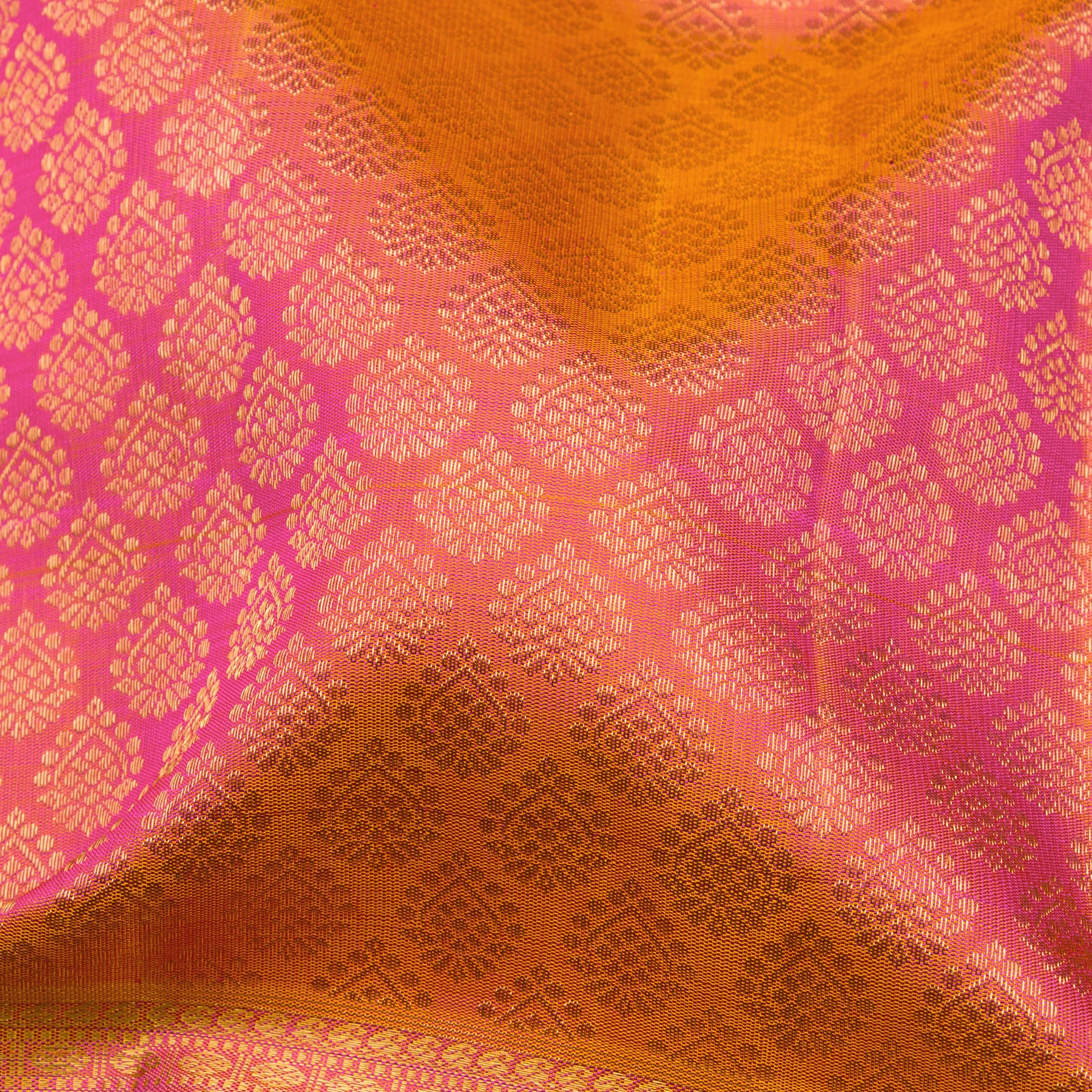 Kanakavalli Kanjivaram Silk Sari 25-110-HS001-08625 - Fabric View