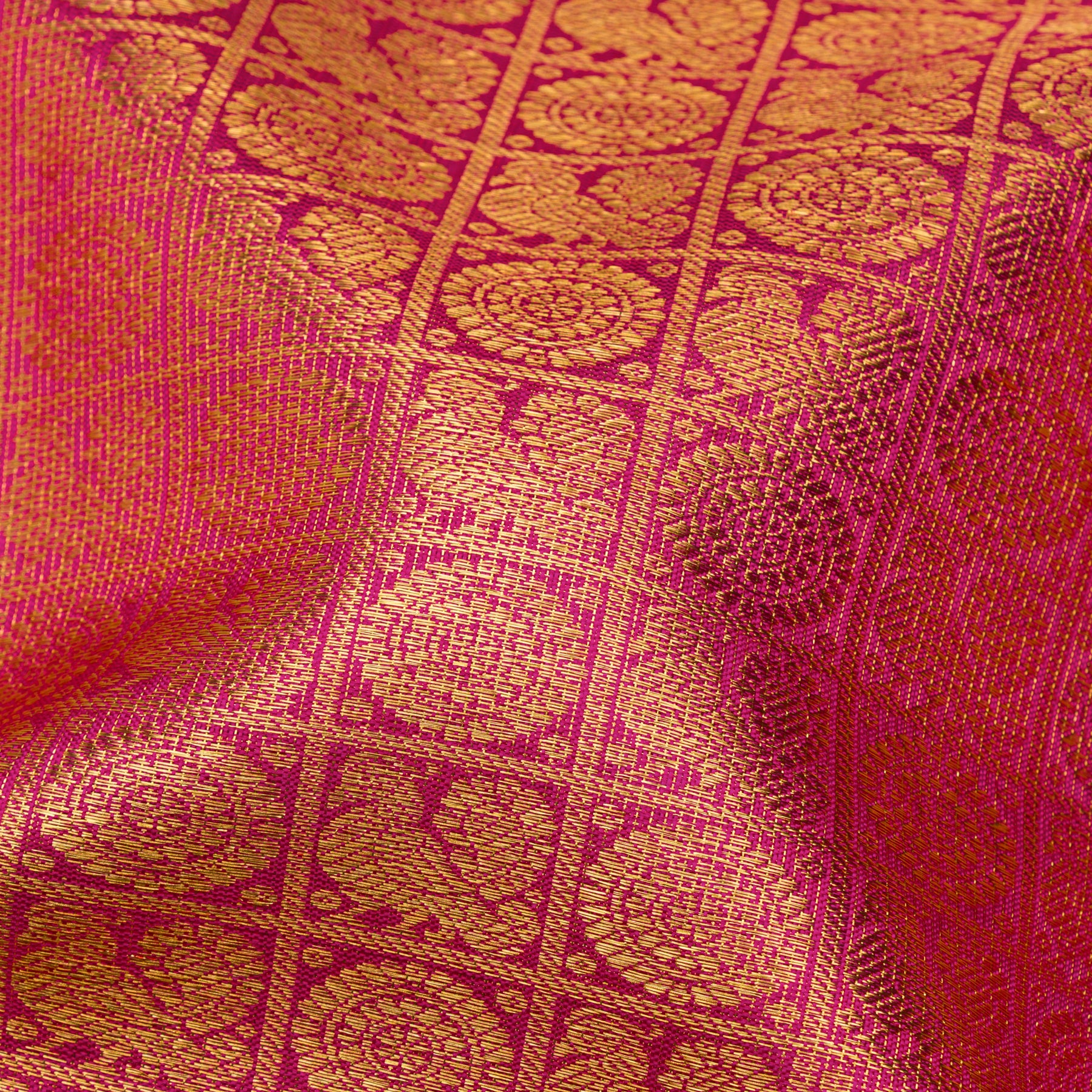 Kanakavalli Kanjivaram Silk Sari 25-110-HS001-08996 - Fabric View