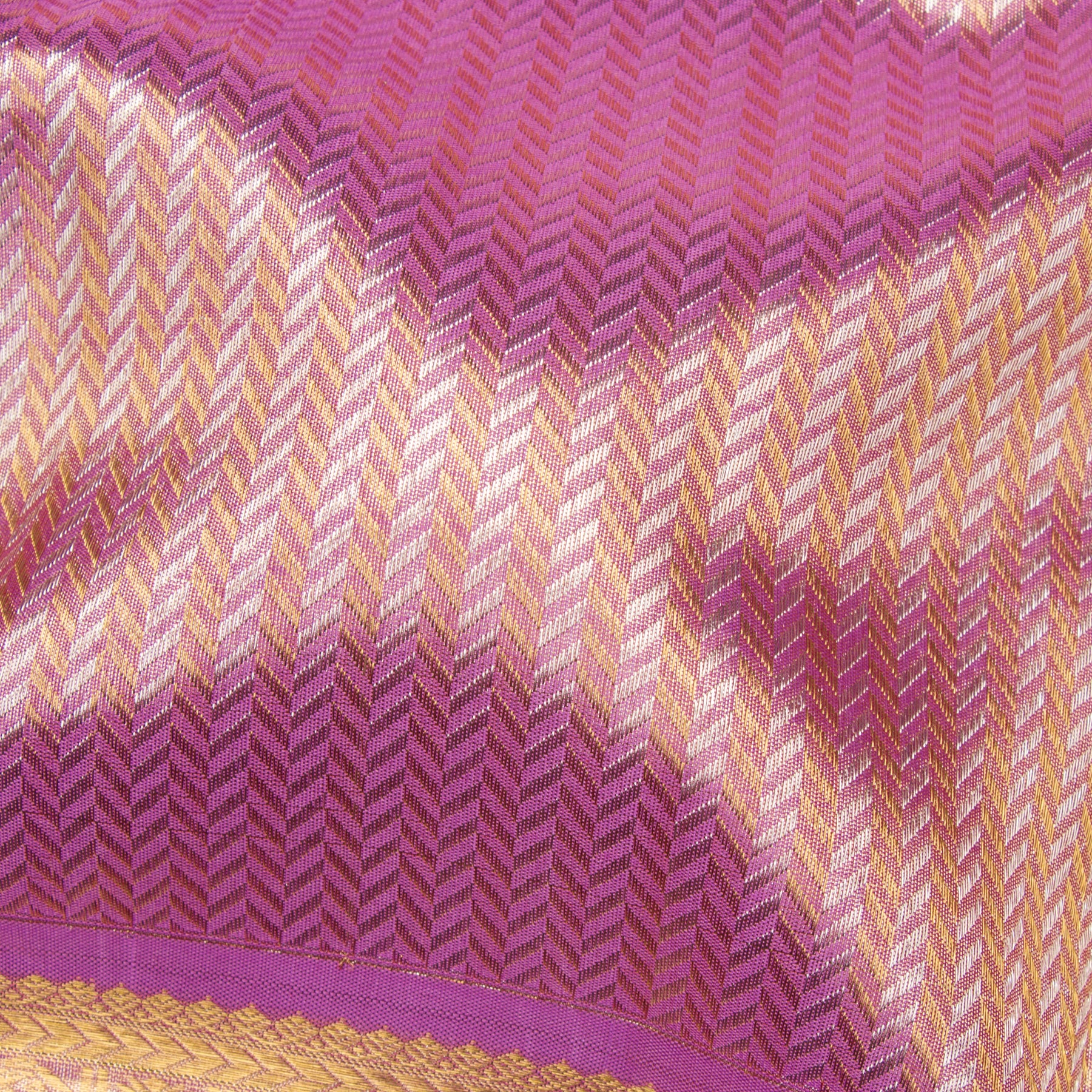Kanakavalli Kanjivaram Silk Sari 25-110-HS001-09015 - Fabric View