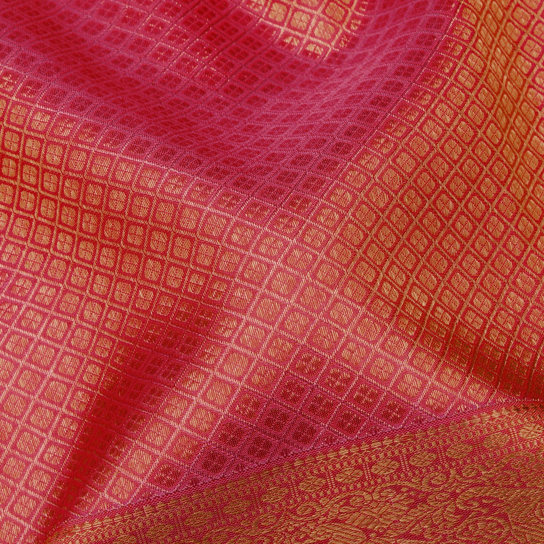 Kanakavalli Kanjivaram Silk Sari 25-110-HS001-09019 - Fabric View