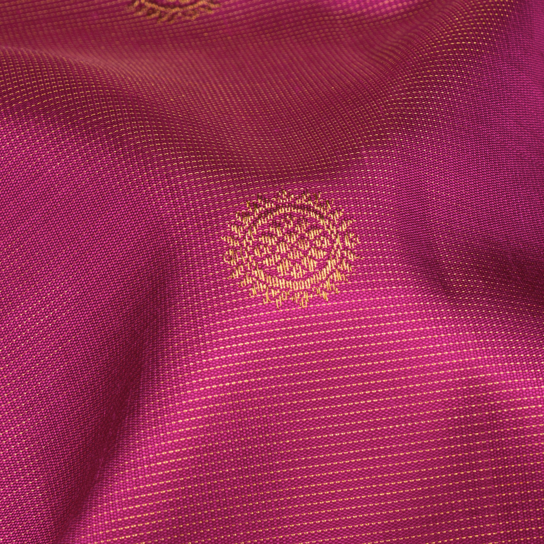Kanakavalli Kanjivaram Silk Sari 25-110-HS001-10427 - Fabric View