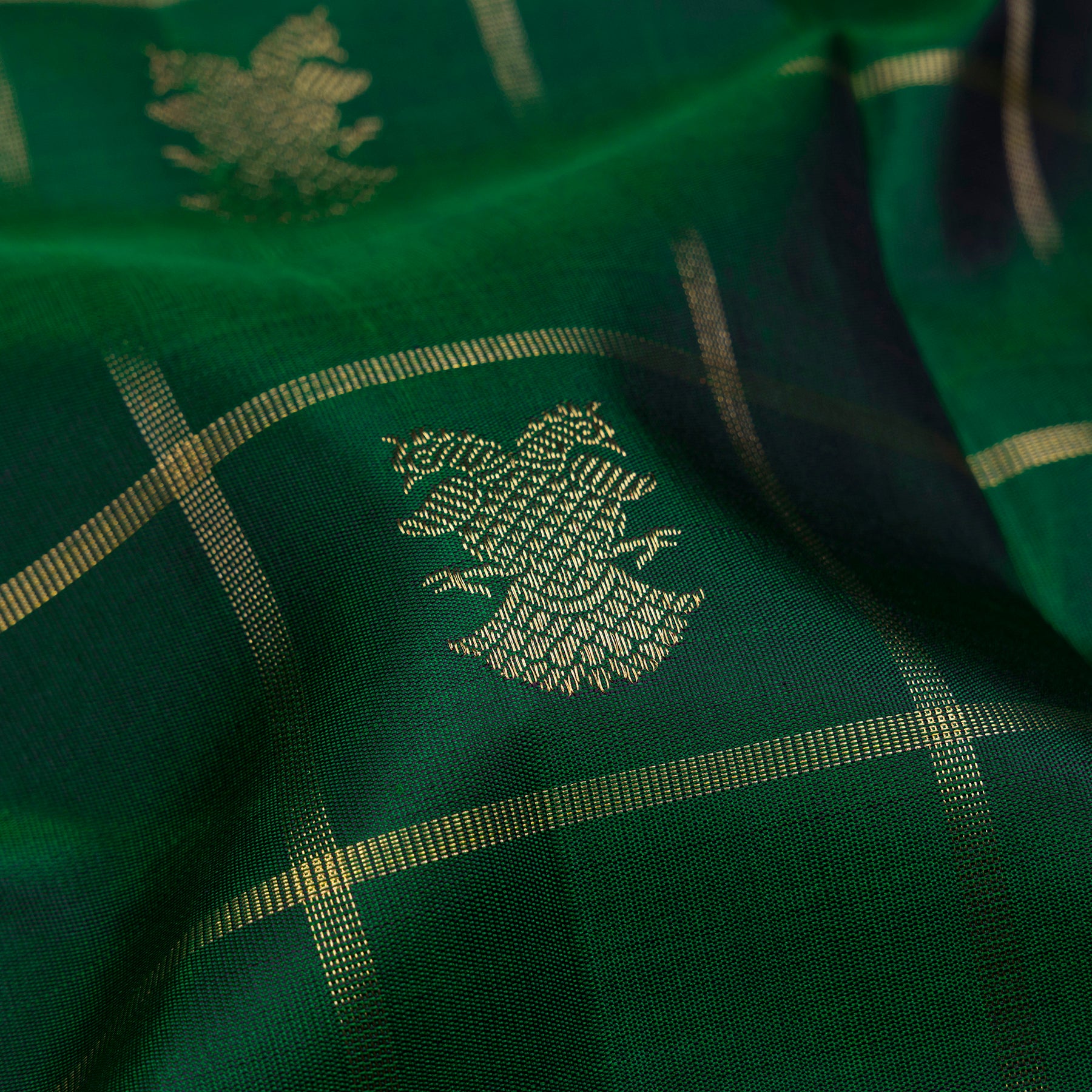Kanakavalli Kanjivaram Silk Sari 25-110-HS001-10983 - Fabric View
