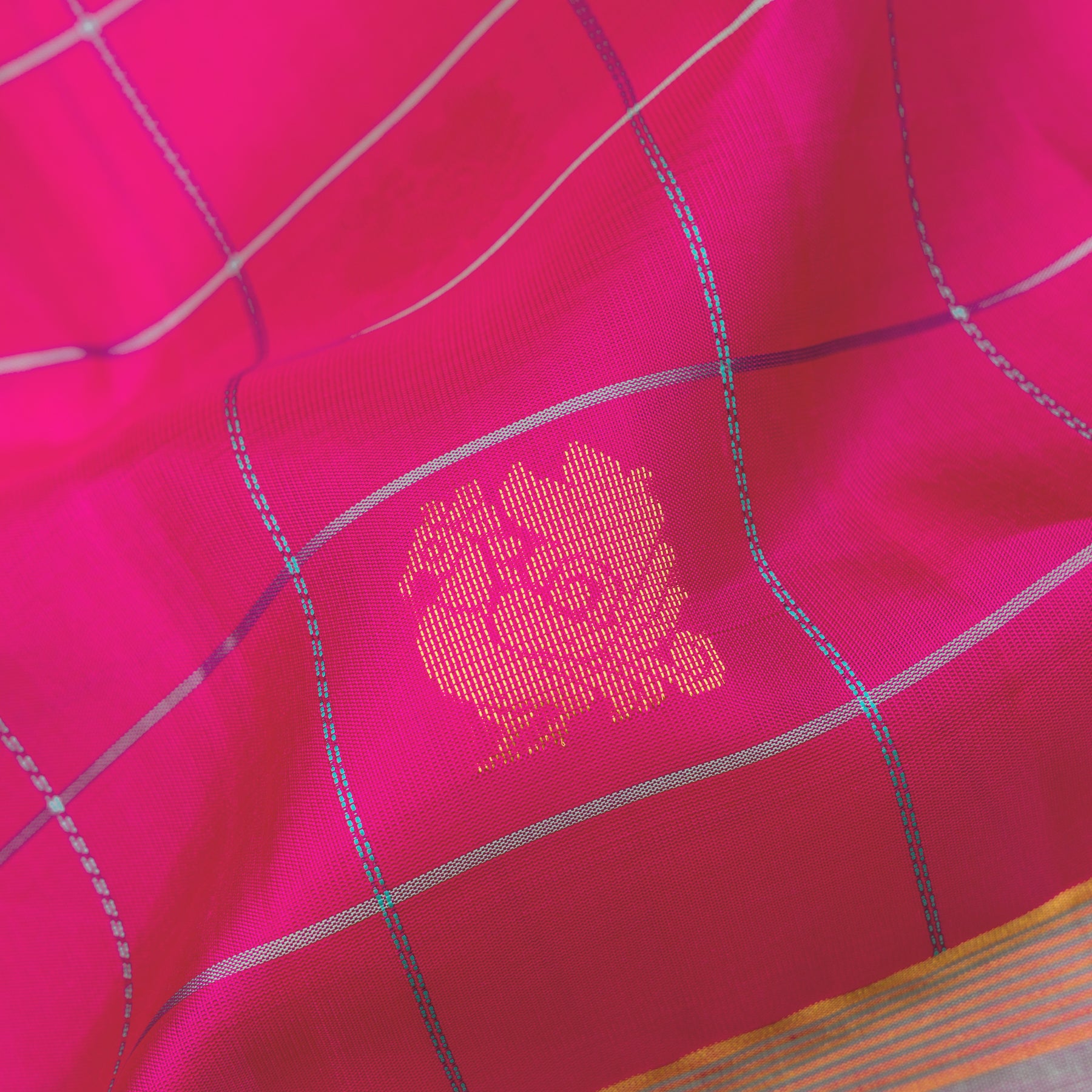 Kanakavalli Soft Silk Sari 25-431-HS001-05828 - Fabric View