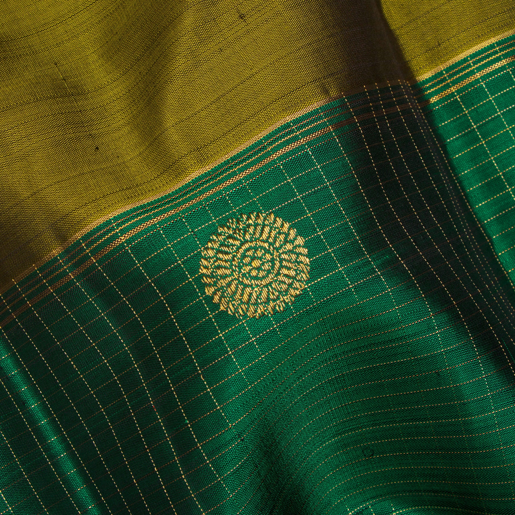 Kanakavalli Kanjivaram Silk Sari 25-595-HS001-00072 - Fabric View
