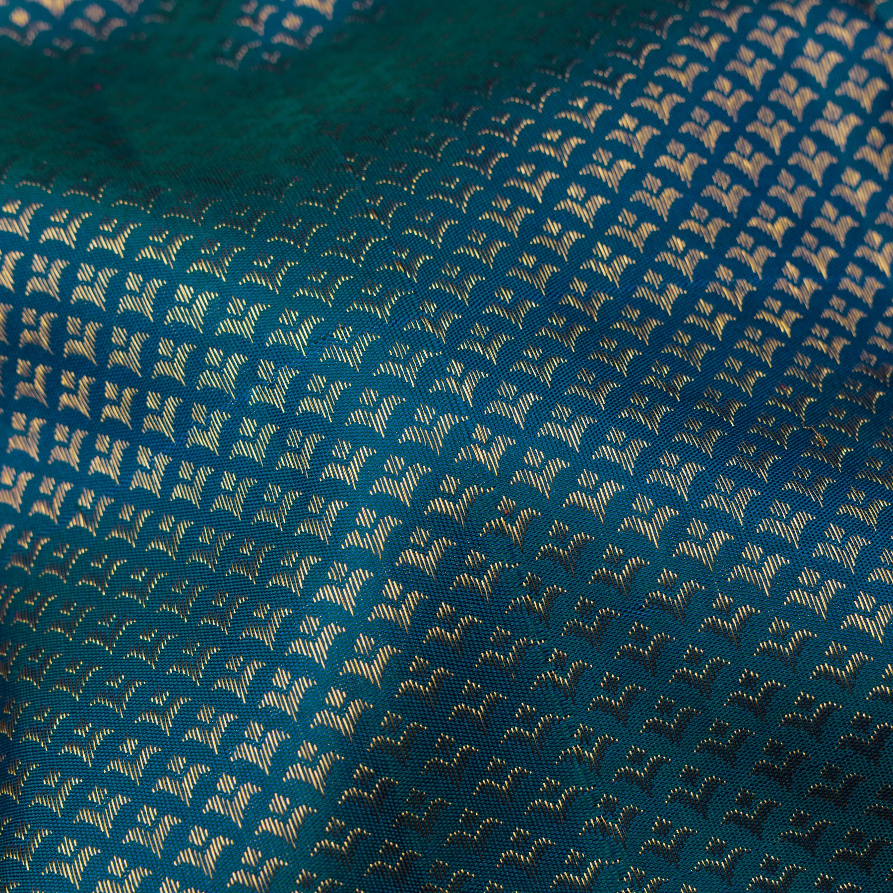 Kanakavalli Kanjivaram Silk Sari 25-595-HS001-00968 - Fabric View