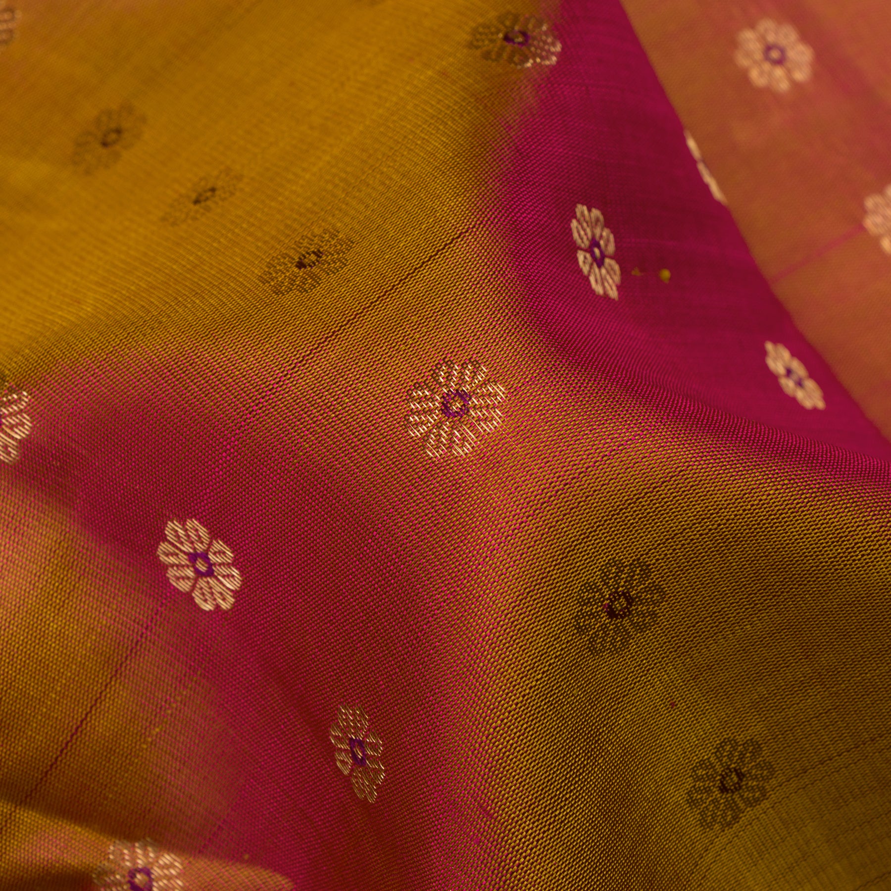 Kanakavalli Kanjivaram Silk Sari 25-595-HS001-02848 - Fabric View
