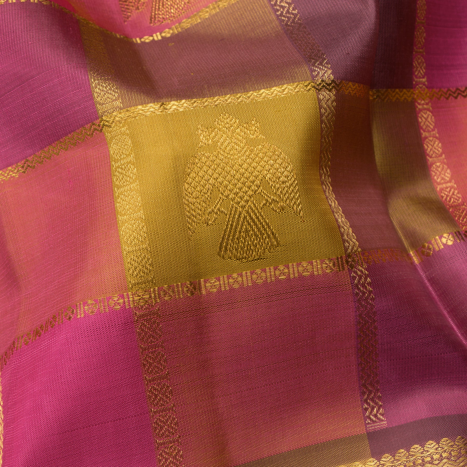 Kanakavalli Kanjivaram Silk Sari 25-595-HS001-02870 - Fabric View