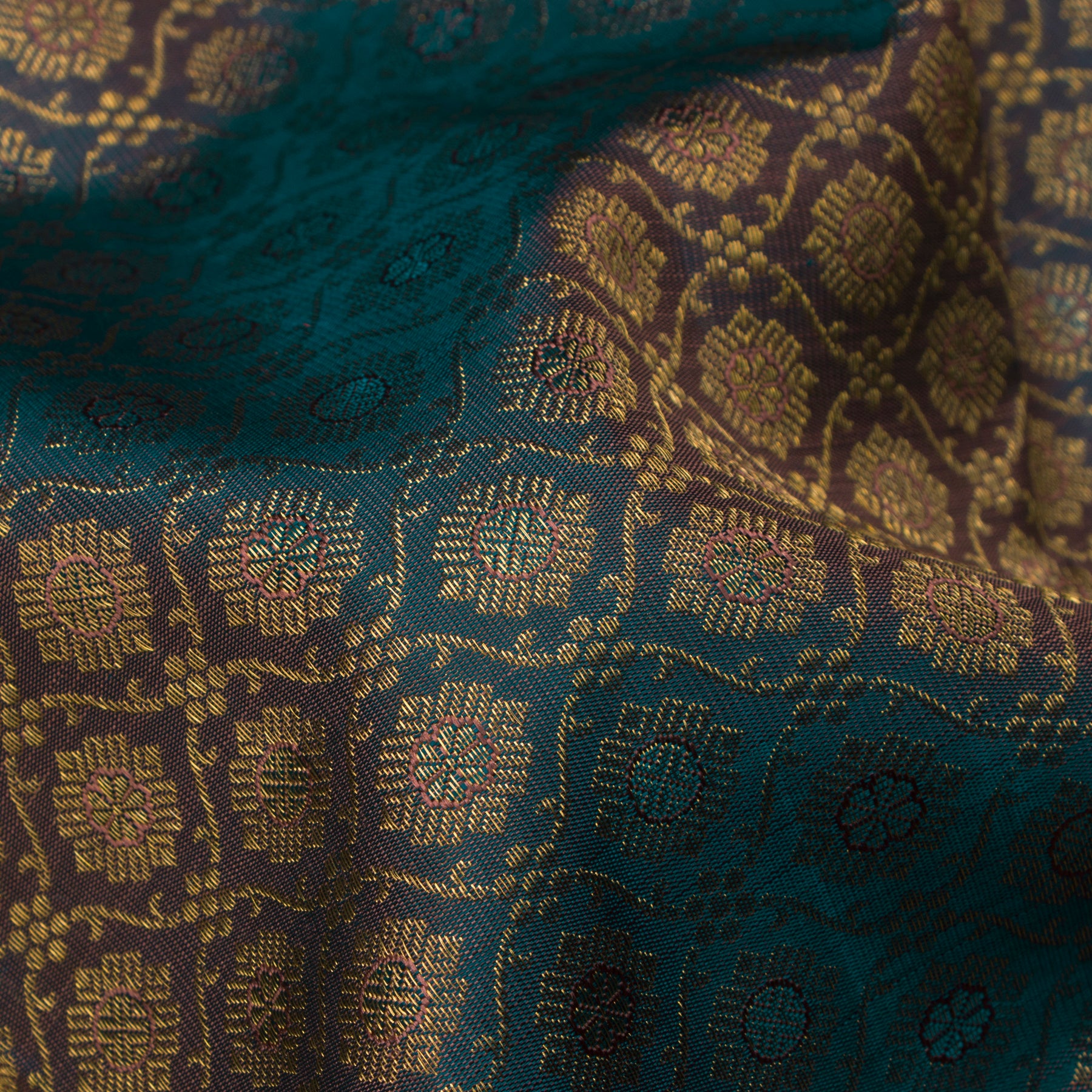 Kanakavalli Kanjivaram Silk Sari 25-595-HS001-03487 - Fabric View 