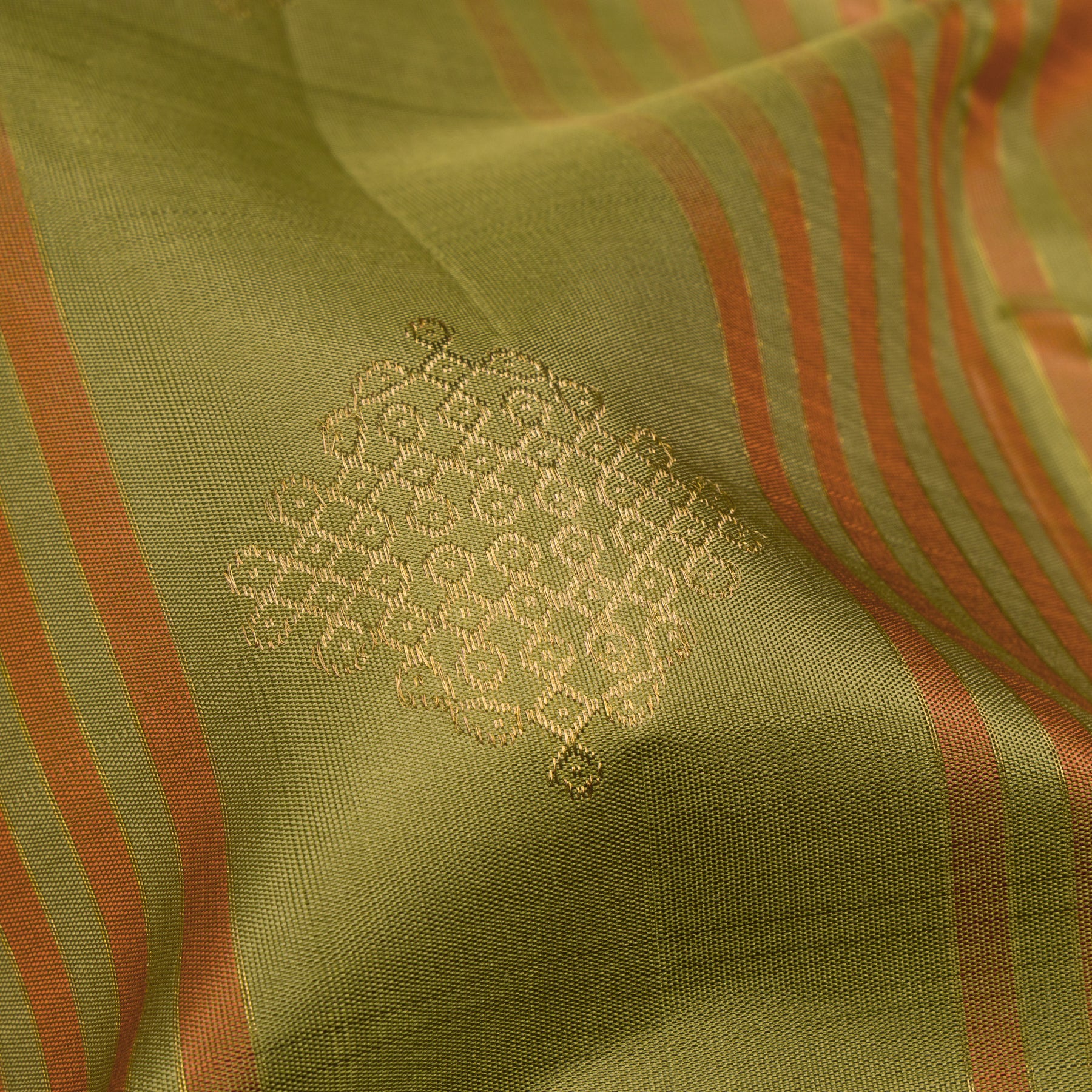Kanakavalli Kanjivaram Silk Sari 25-595-HS001-09868 - Fabric View