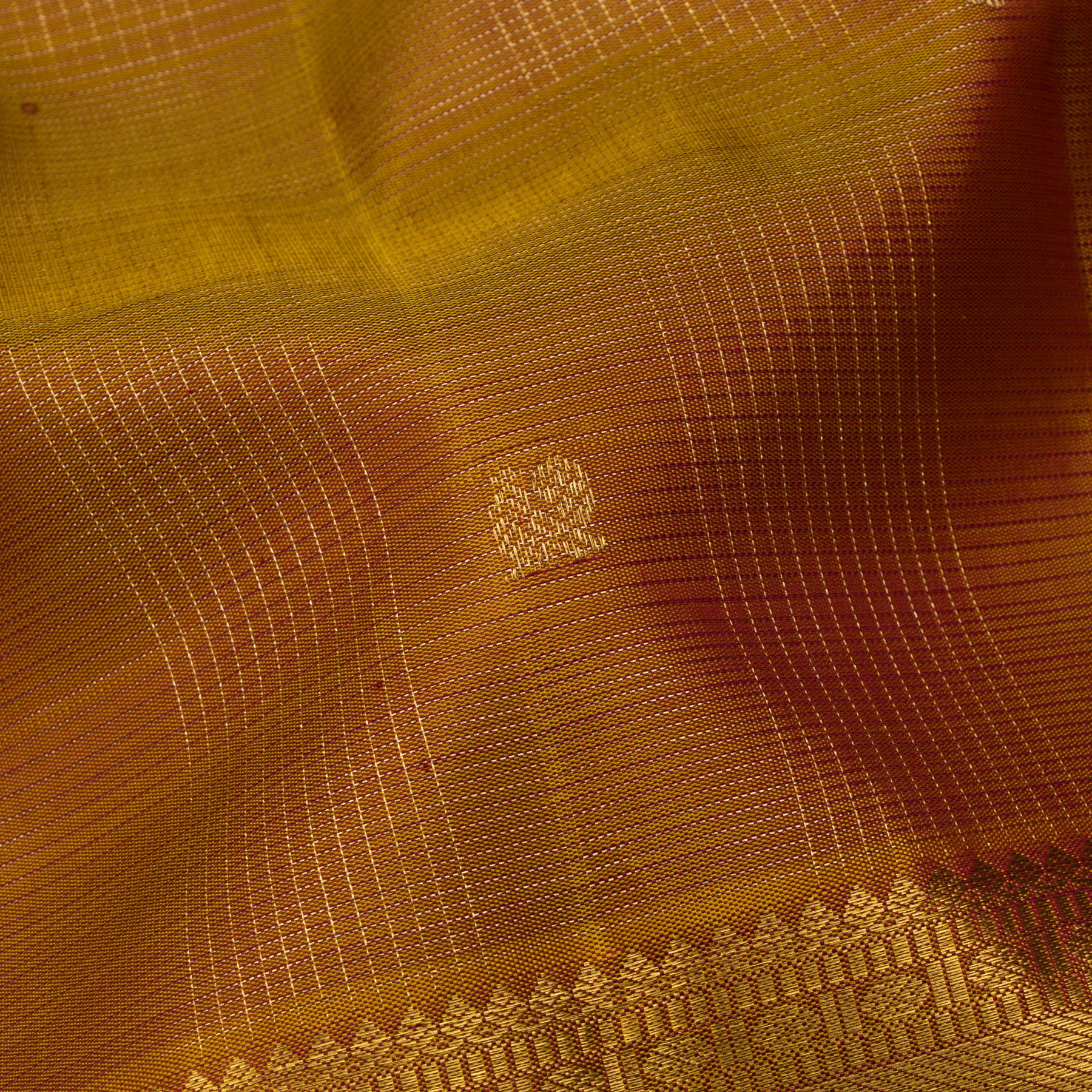 Kanakavalli Kanjivaram Silk Sari 25-599-HS001-00320 - Fabric View
